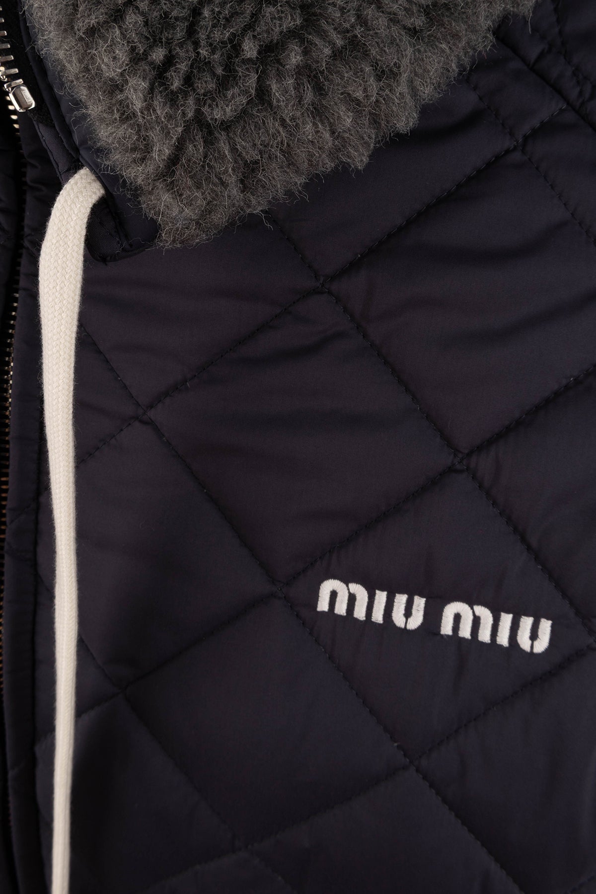 PIUMINI_ML15481J4E_F0008_Image_3