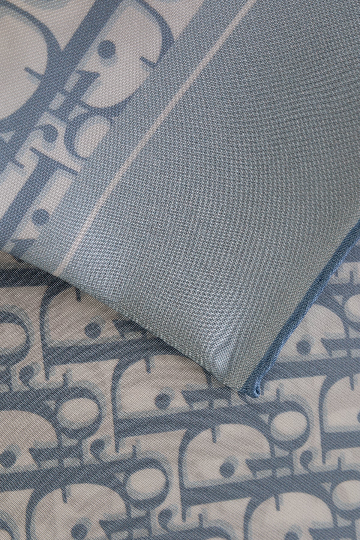 SCIARPE_FOULARD_64TC090D6138_C502_Image_3