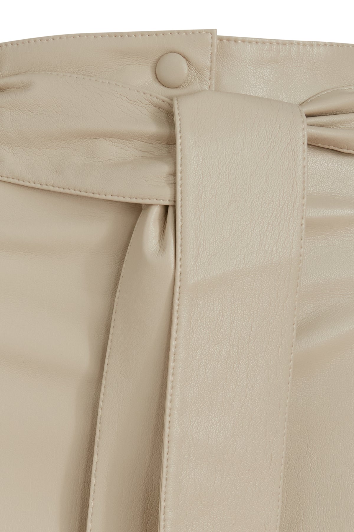 SHORTS_NW22CRSK00271_CREME_Image_3