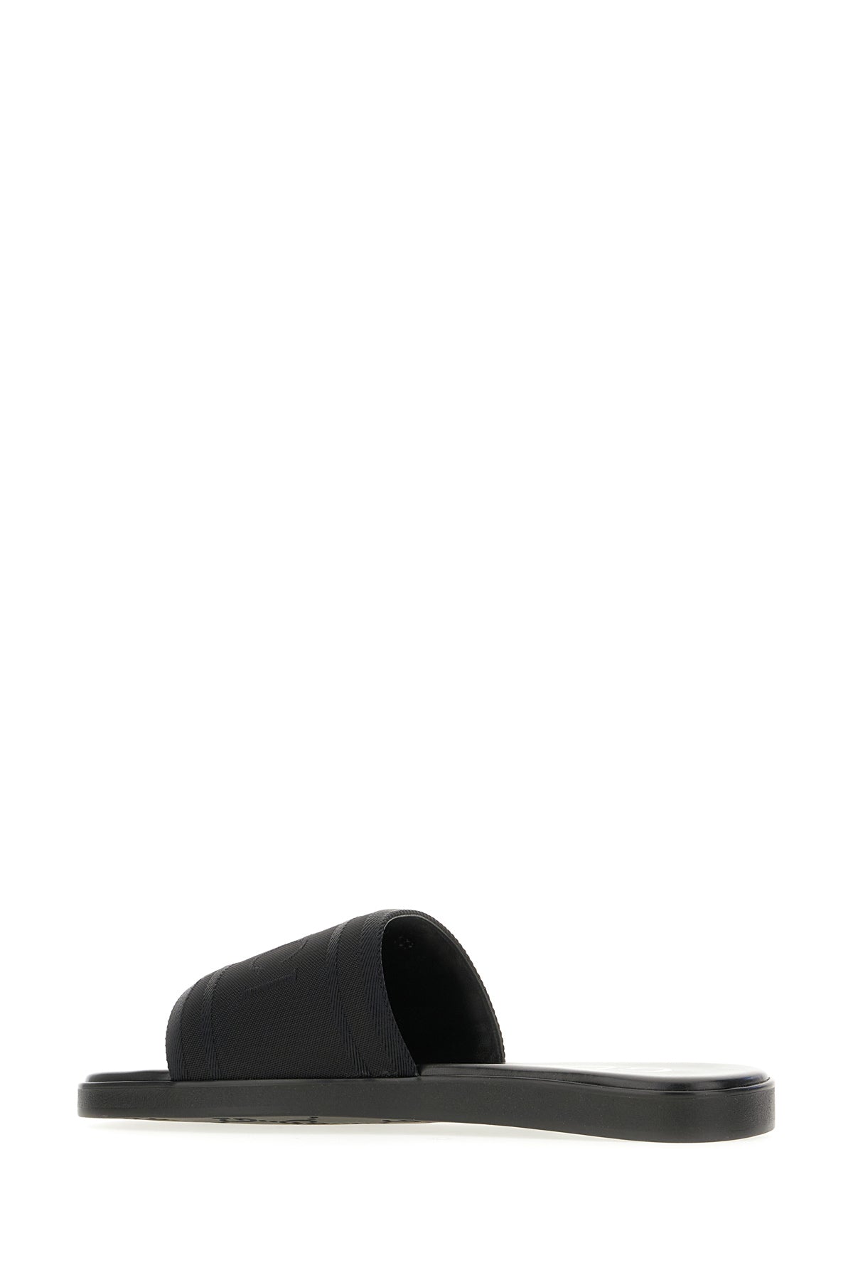 SLIPPERS_854485HAAN9_1000_Image_3