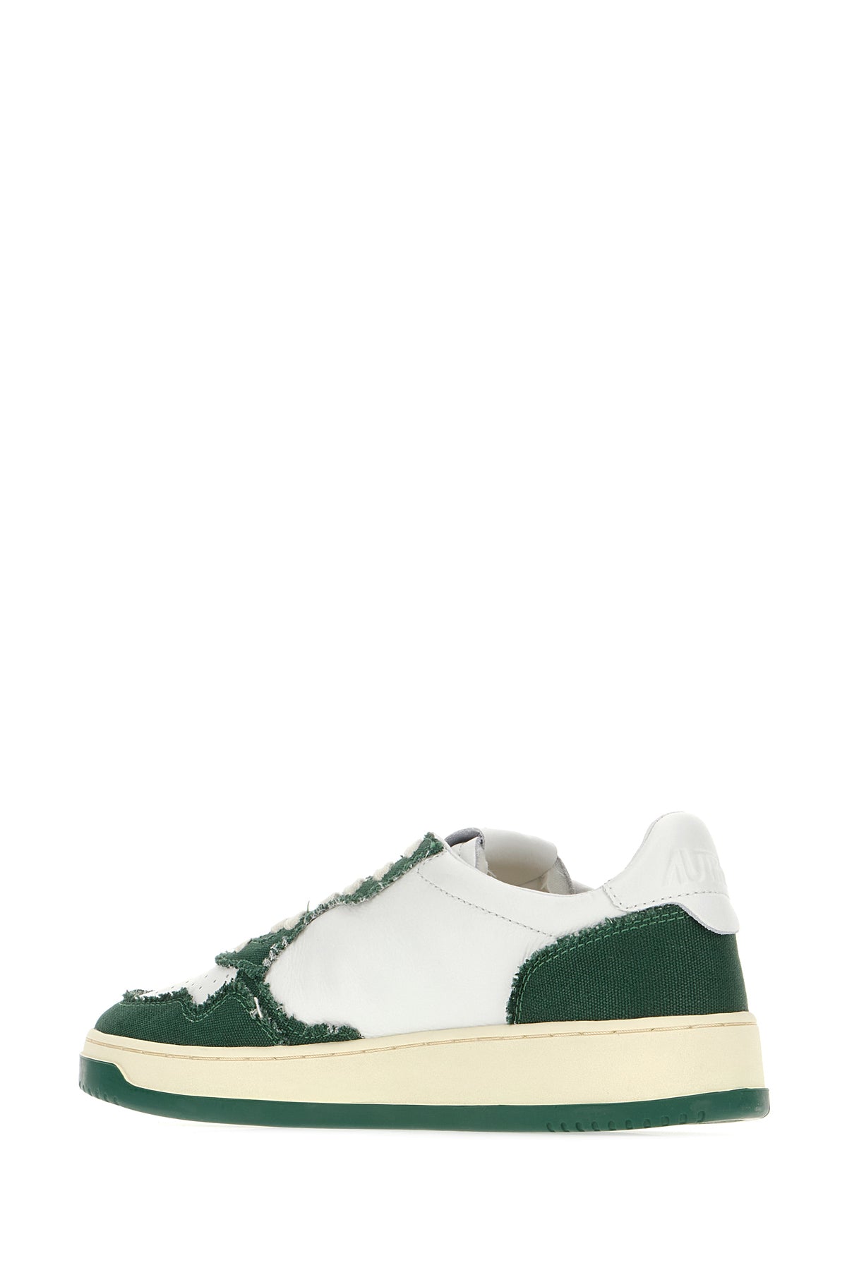 SNEAKERS_AULMCB08_BIEDEN_Image_3