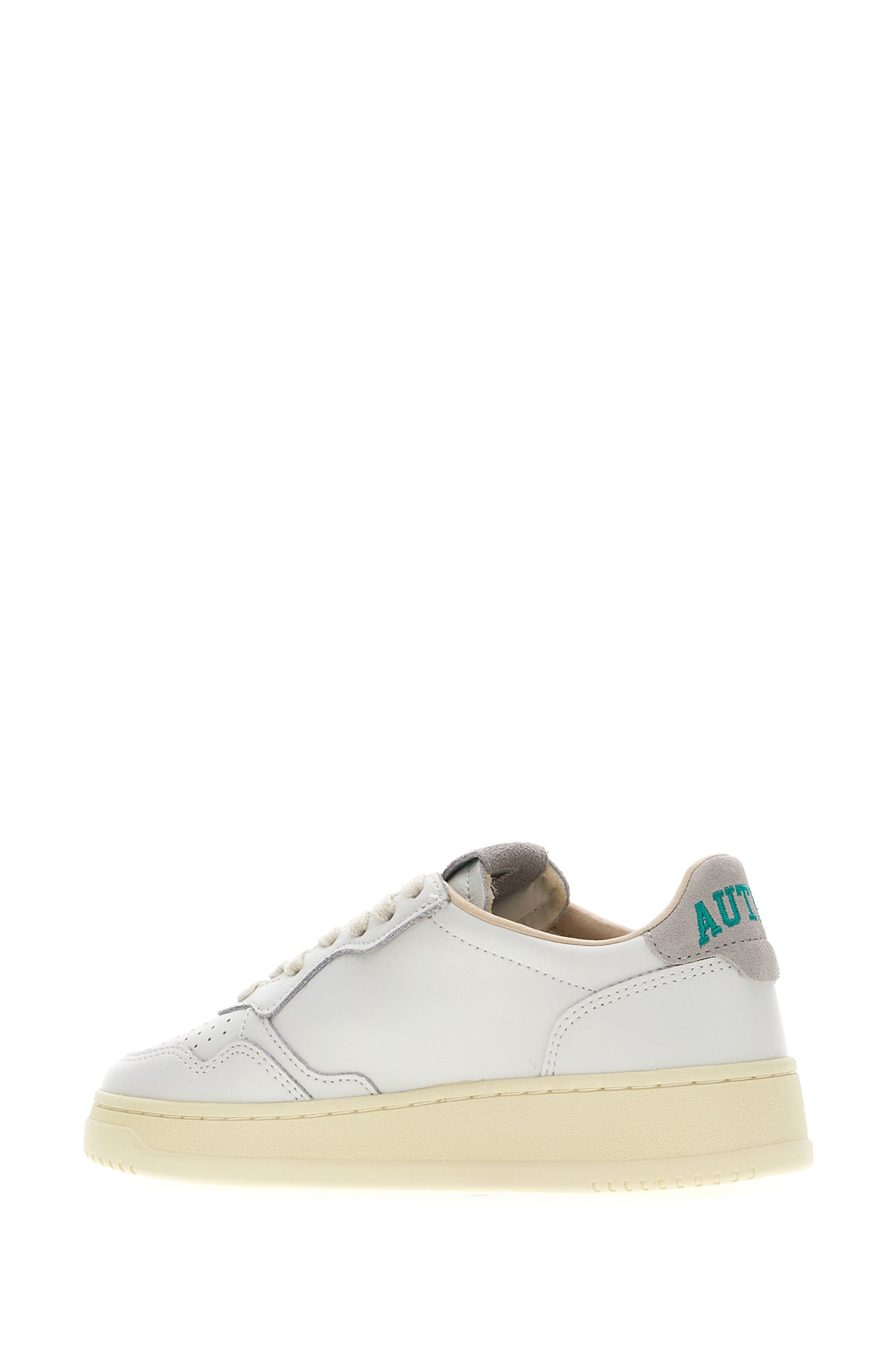 SNEAKERS_AULWHJ01_WHTNUVOLE_Image_3