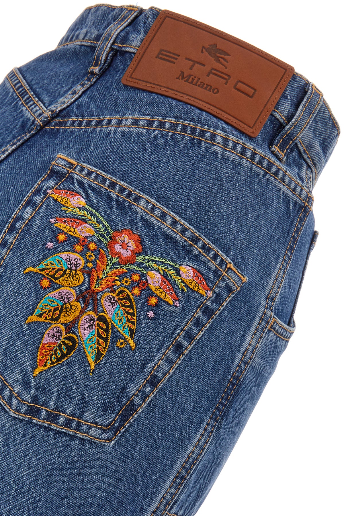 JEANS_118239572_0200_Image_3