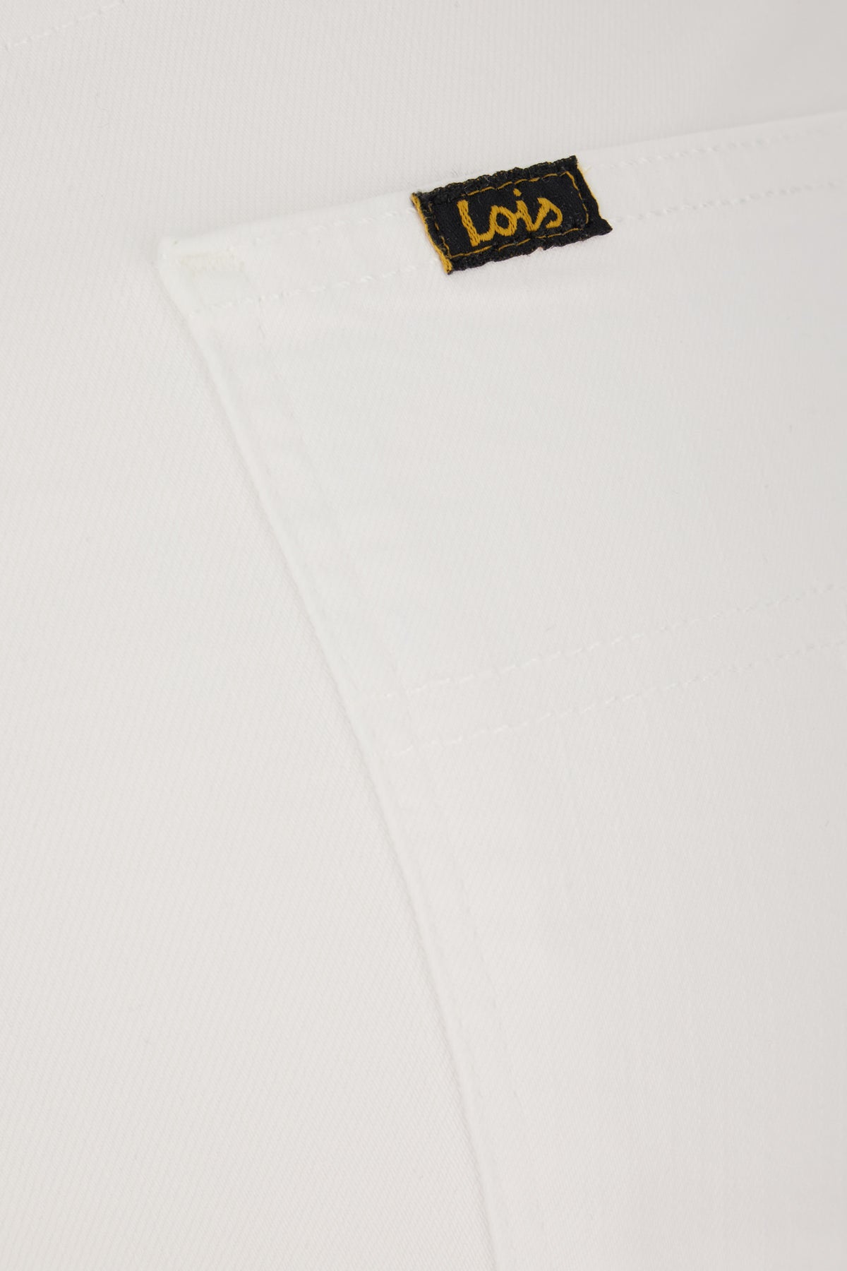JEANS_31507583_WHITE_Image_3