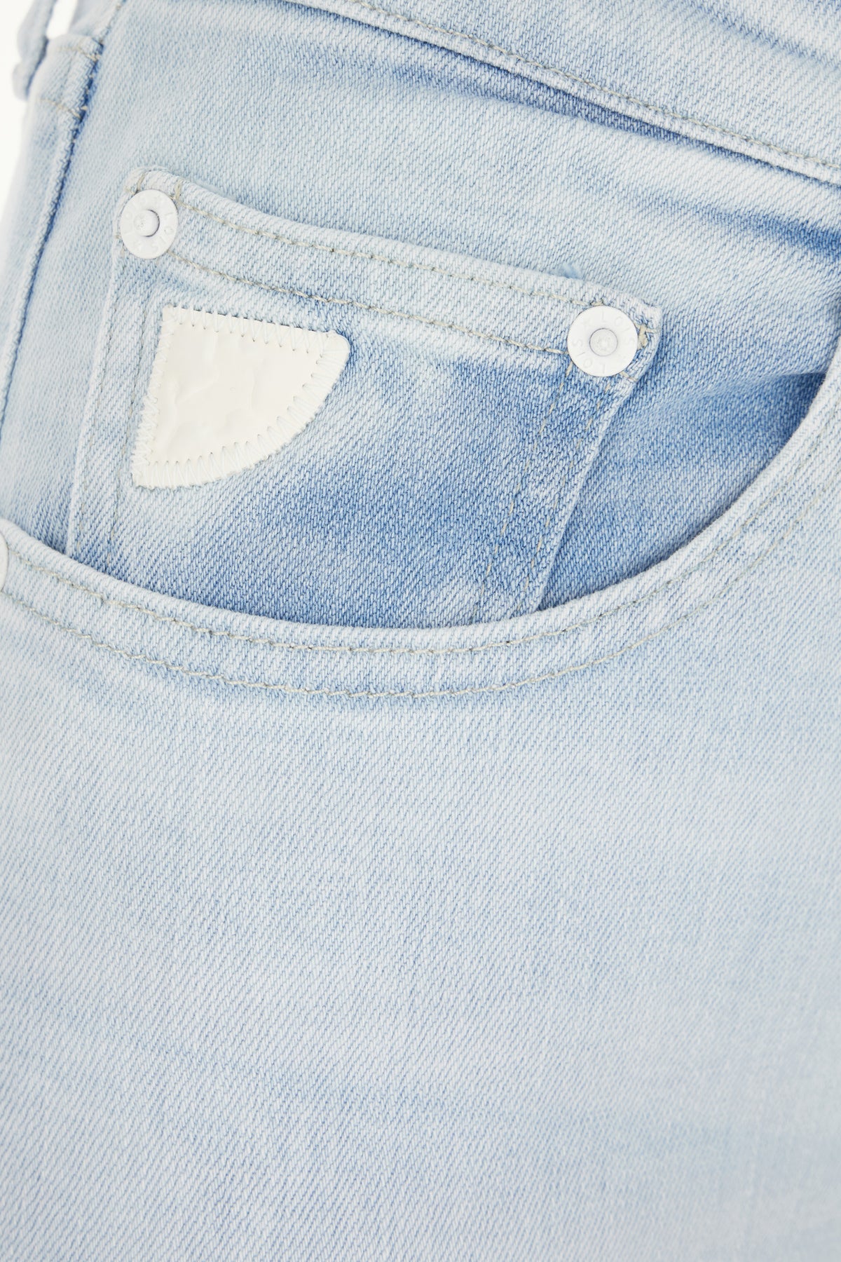 JEANS_31507903_SUPERBLEACH_Image_3