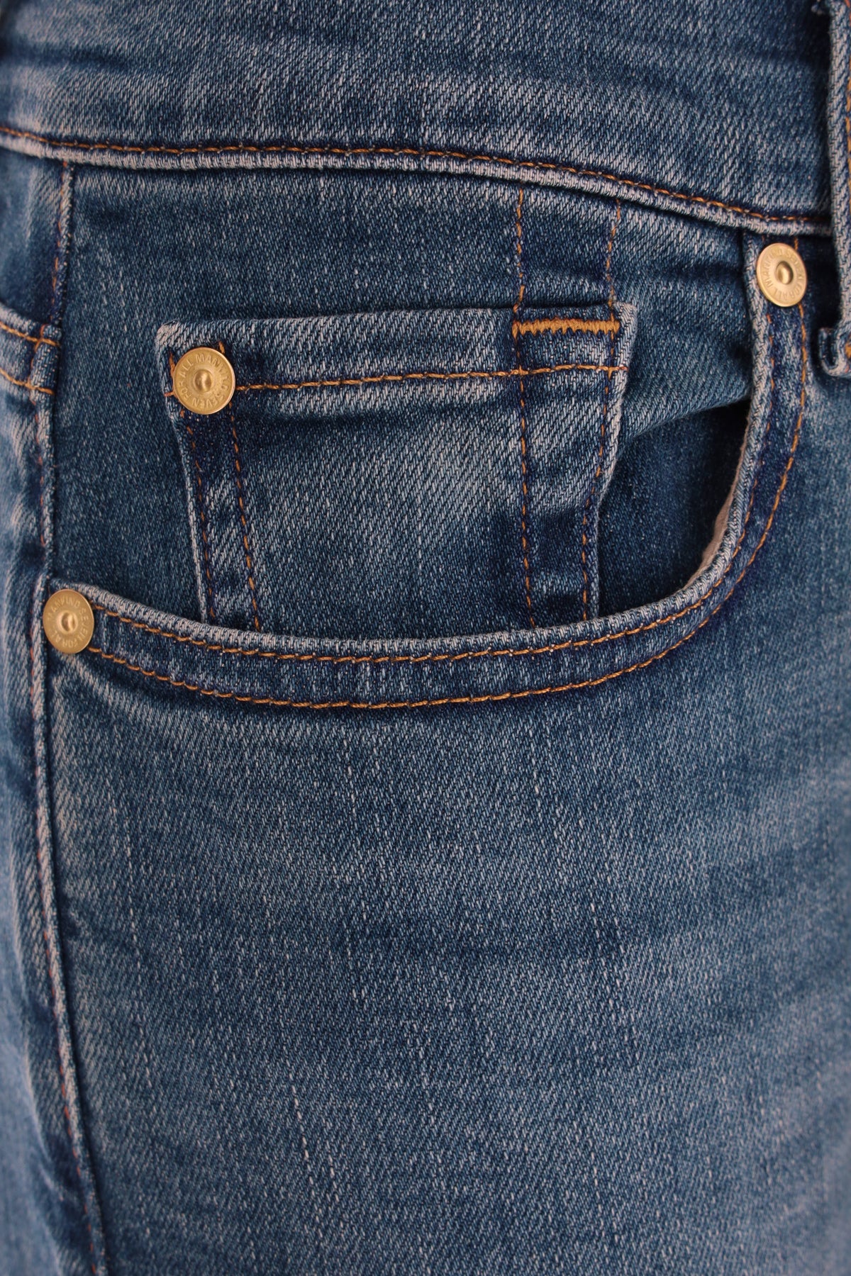 JEANS_7UC30C12_1ZT_Image_3