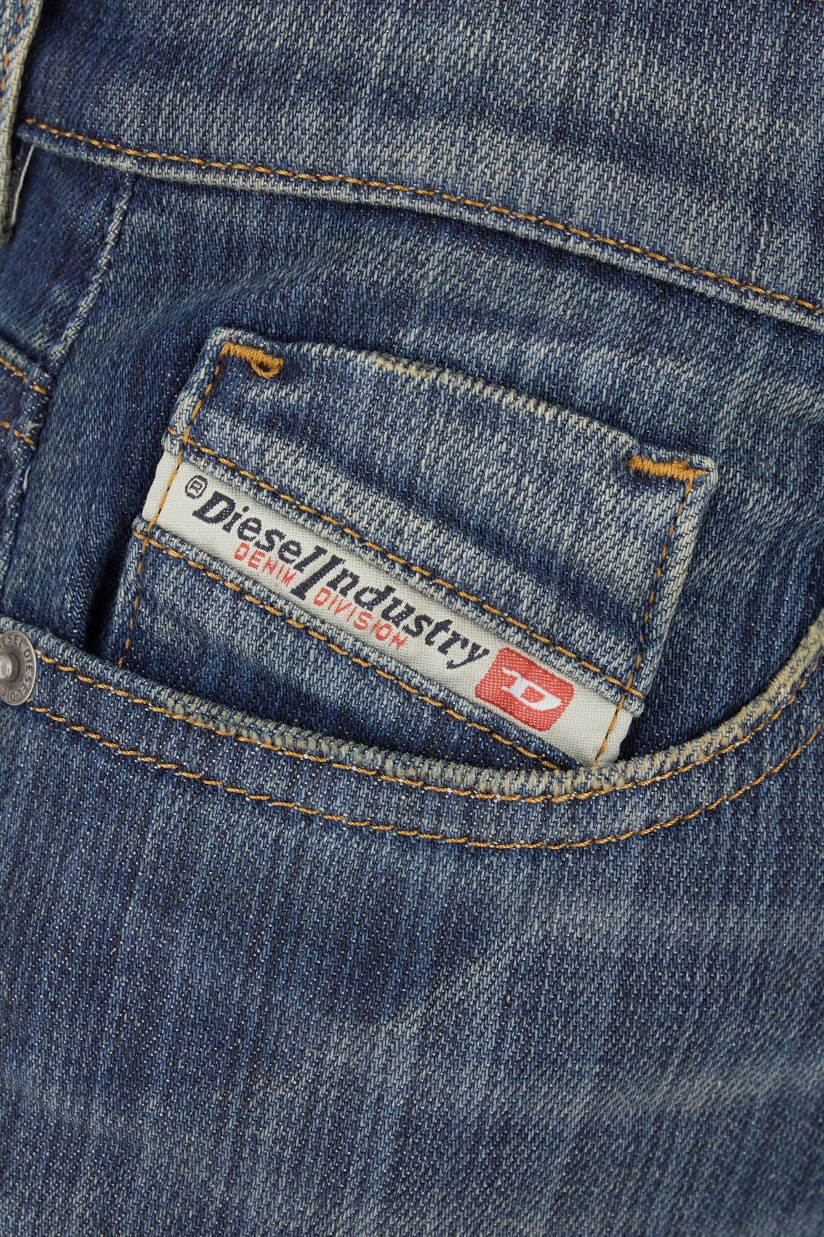 JEANS_A0362409J45_01_Image_3
