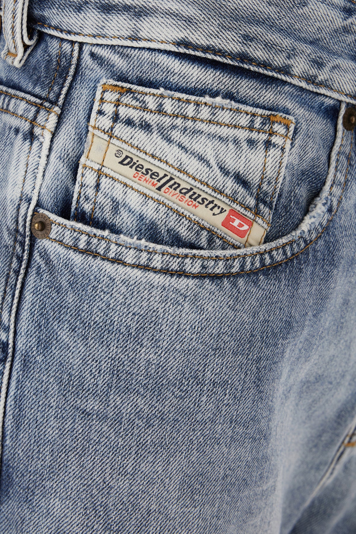 JEANS_A0692509H57_01_Image_3