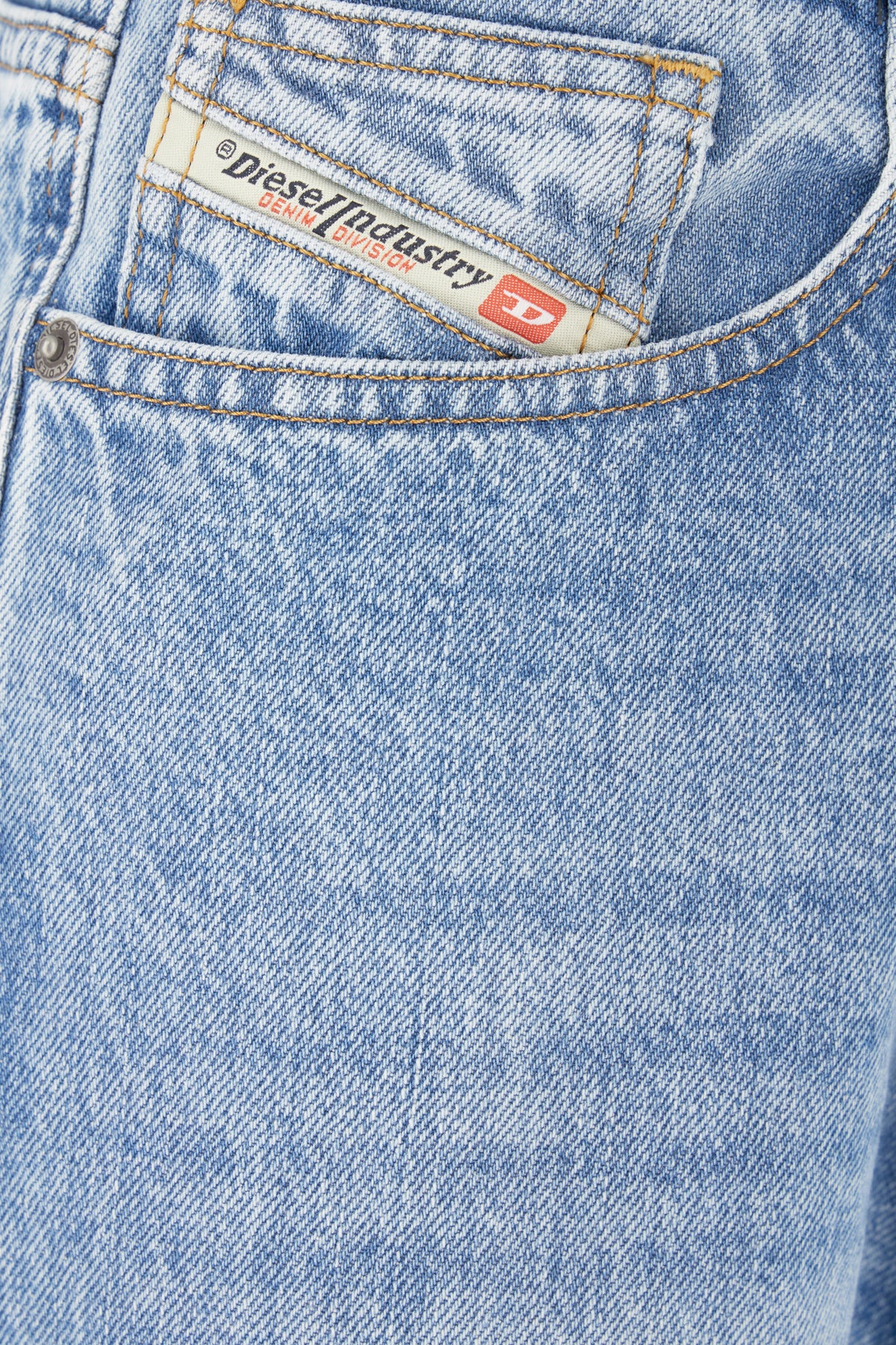 JEANS_A0692509I29_01_Image_3