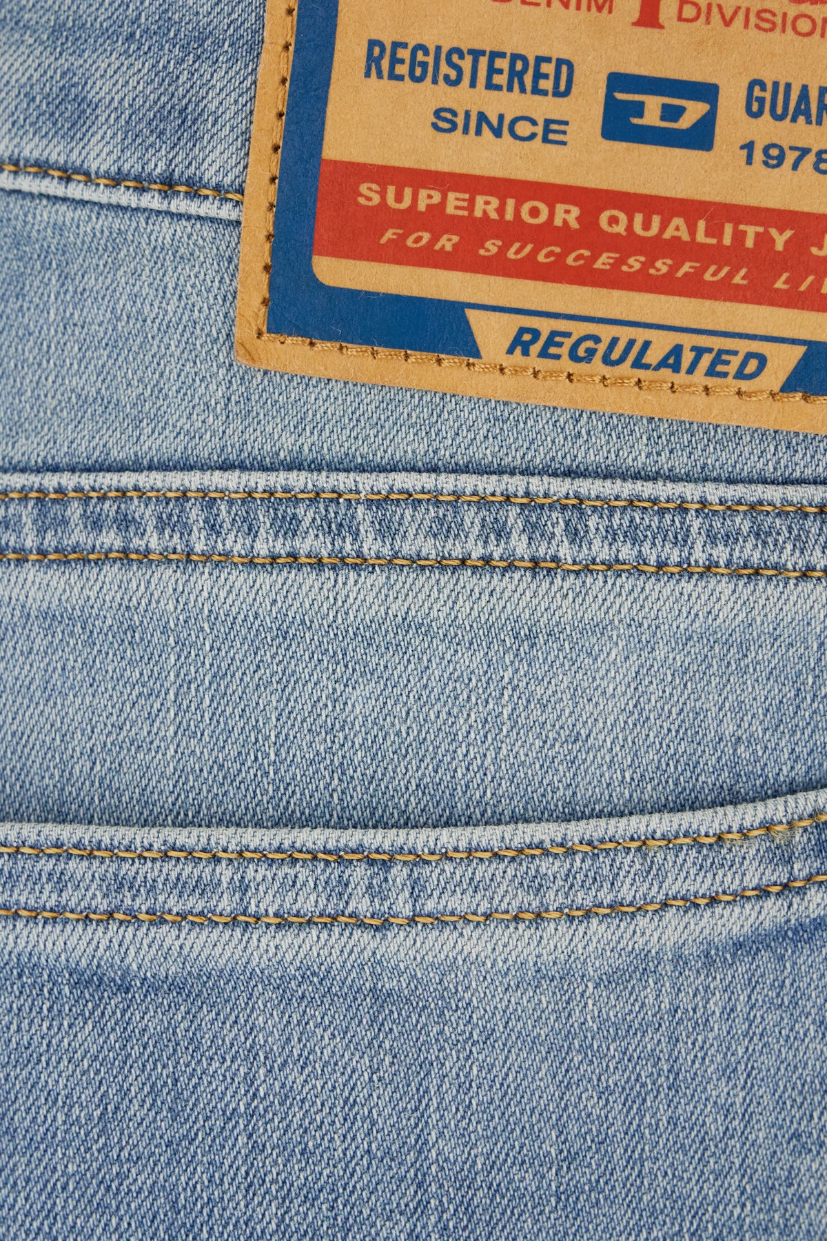JEANS_A1100309J16_01_Image_3