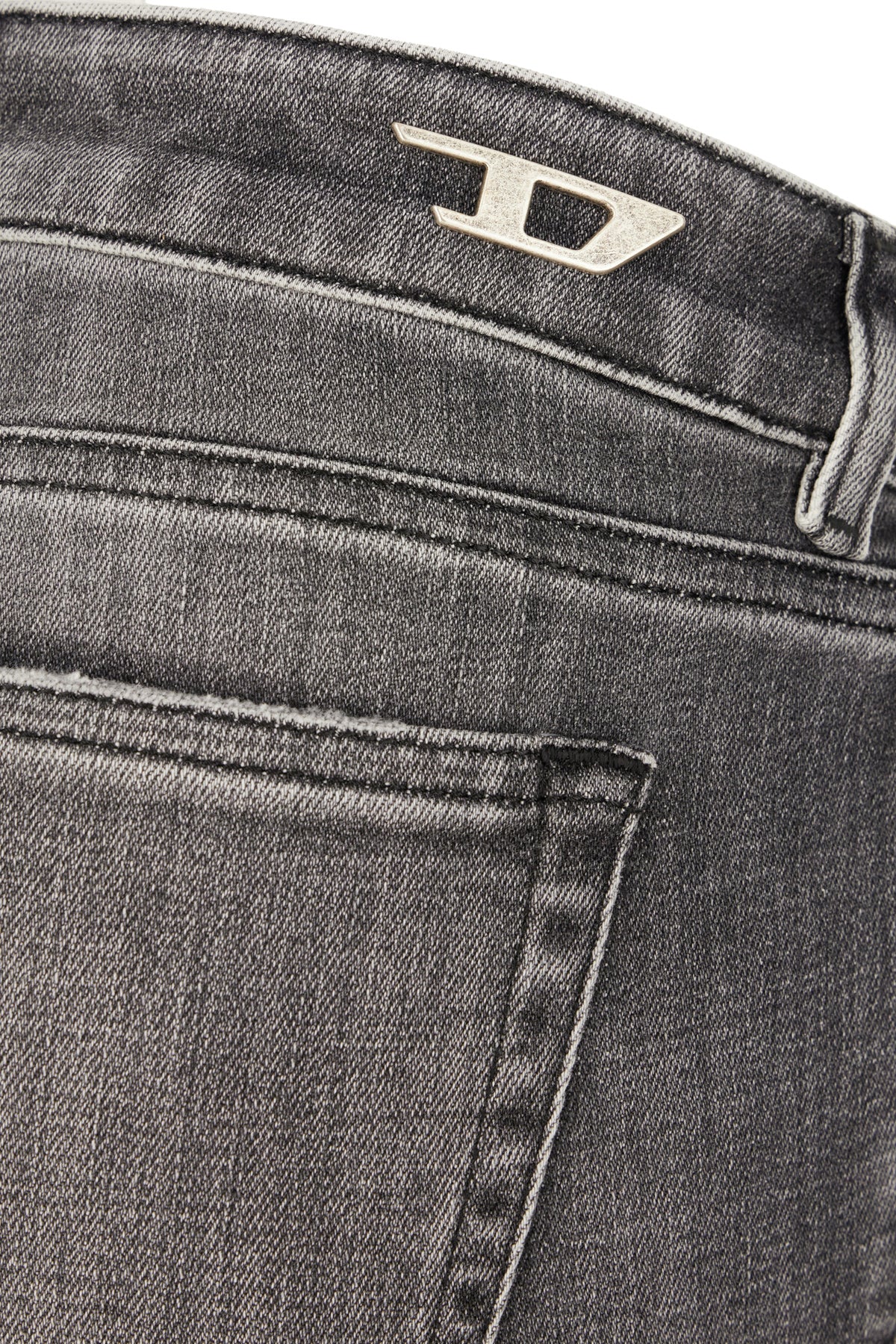 JEANS_A1100309J29_02_Image_3