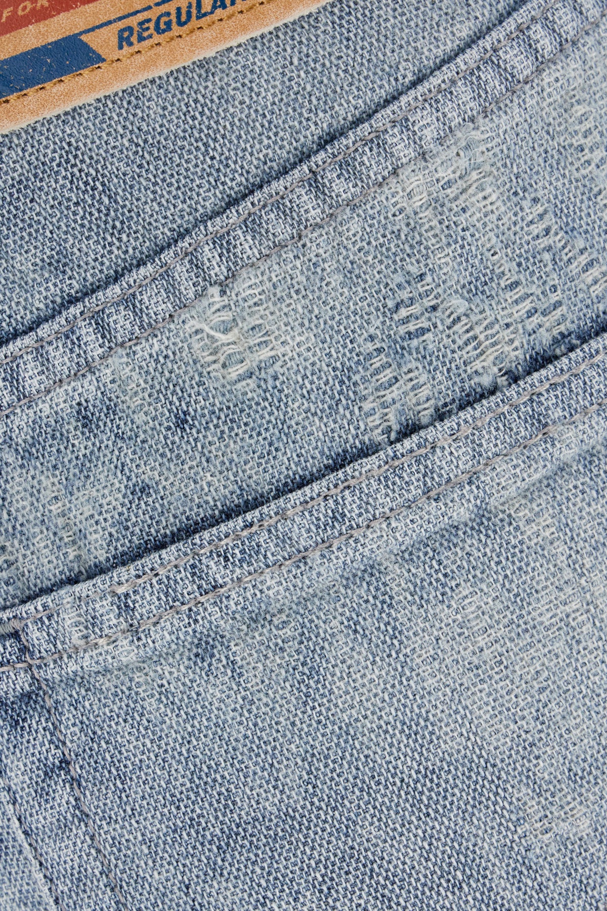 JEANS_A21359068TY_01_Image_3