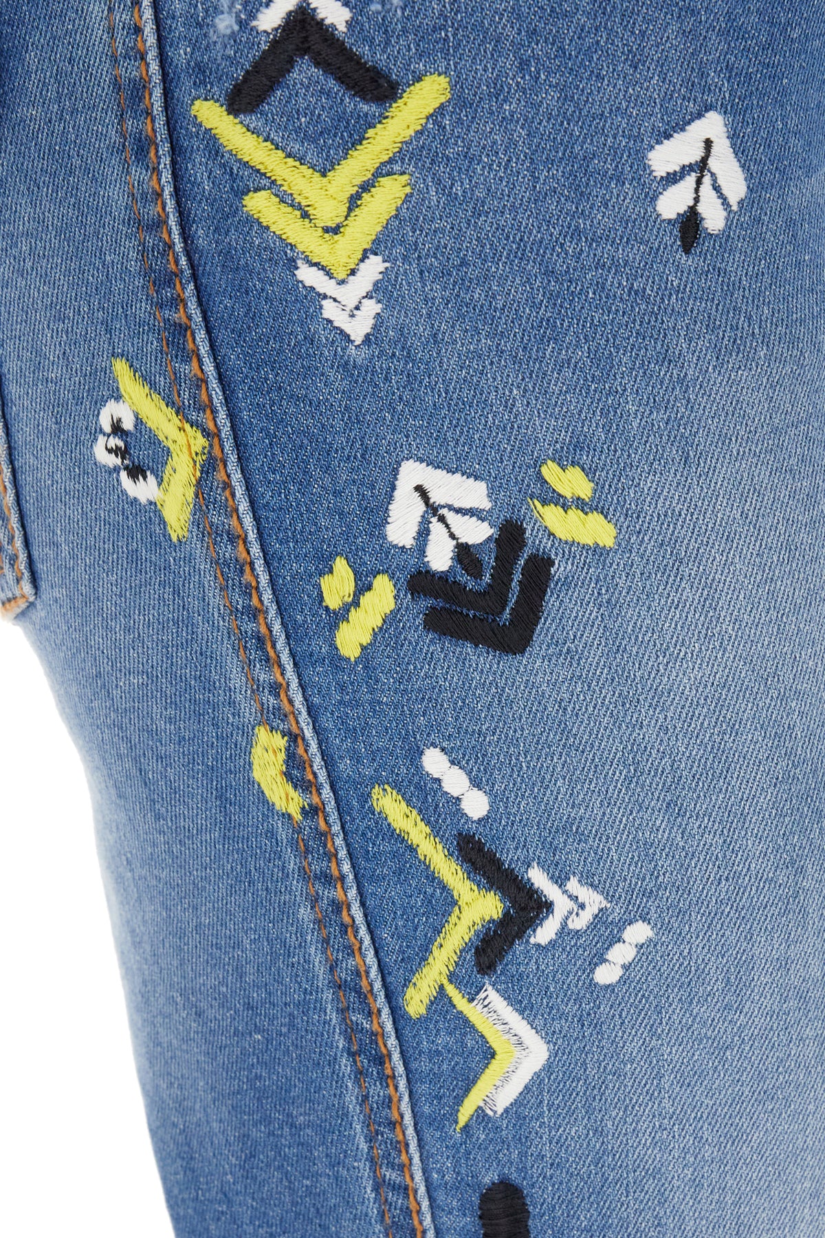 JEANS_D417P307APWYA_94037_Image_3