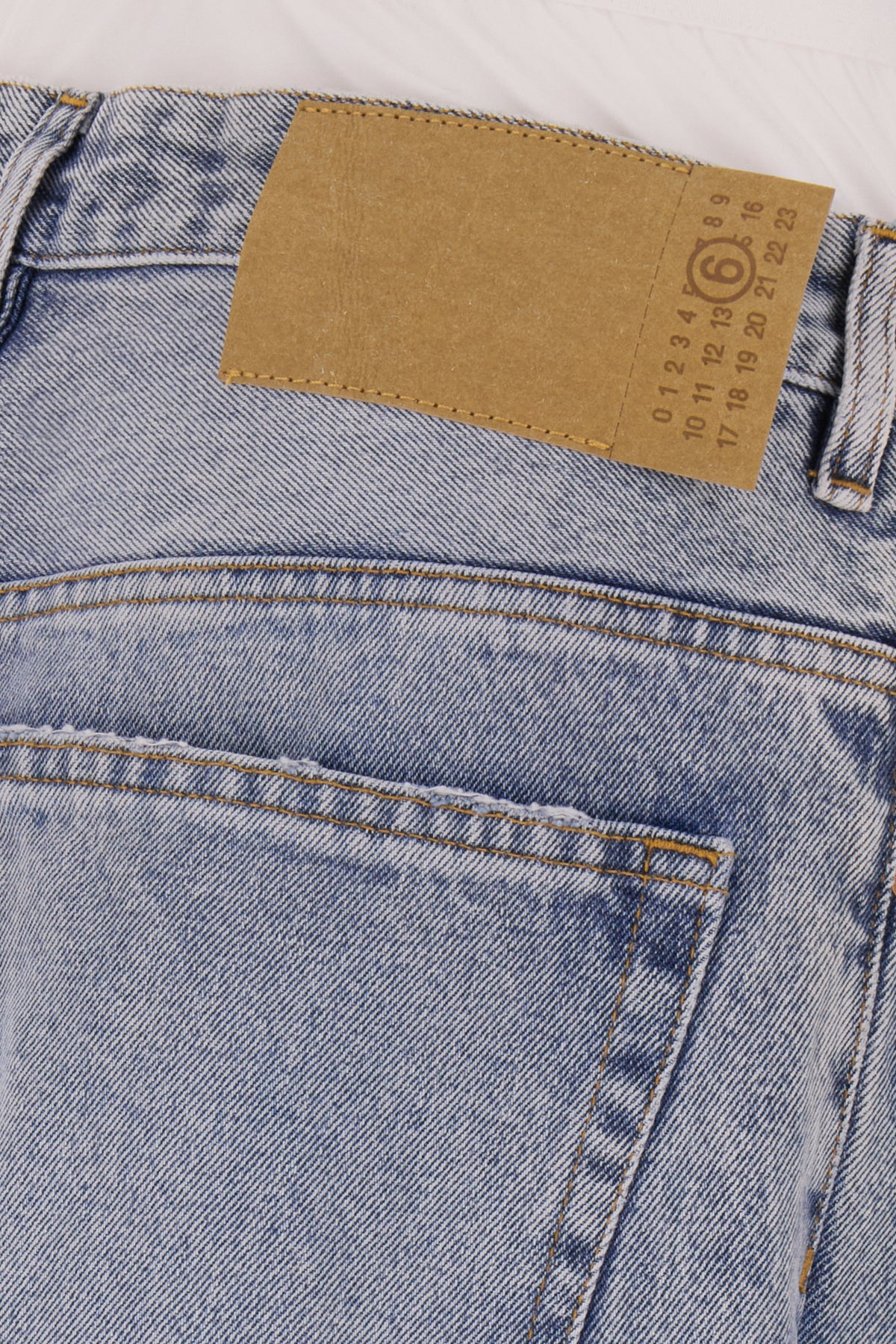 JEANS_S62LB0148S30589_976_Image_3