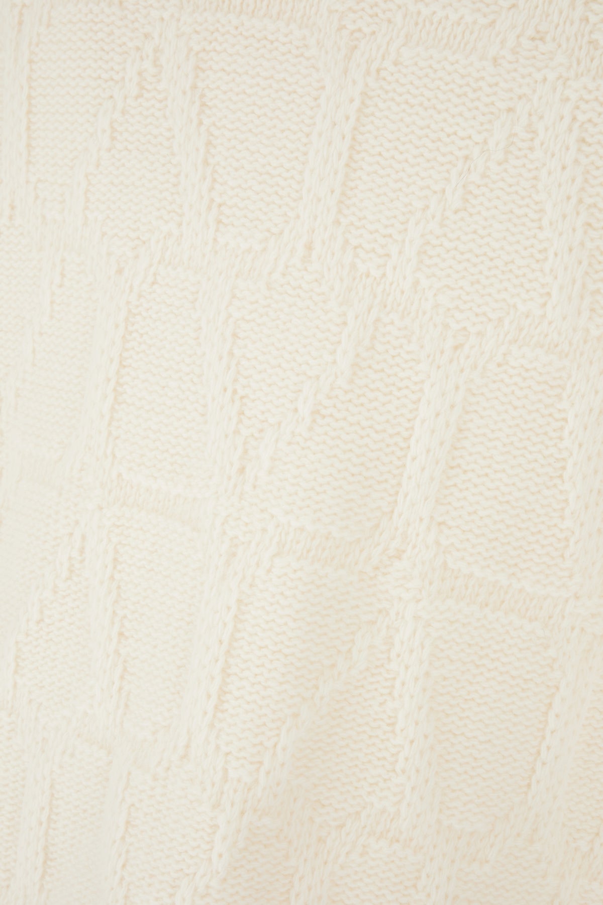 MAGLIERIA_4B3KC52M8D5_A03_Image_3