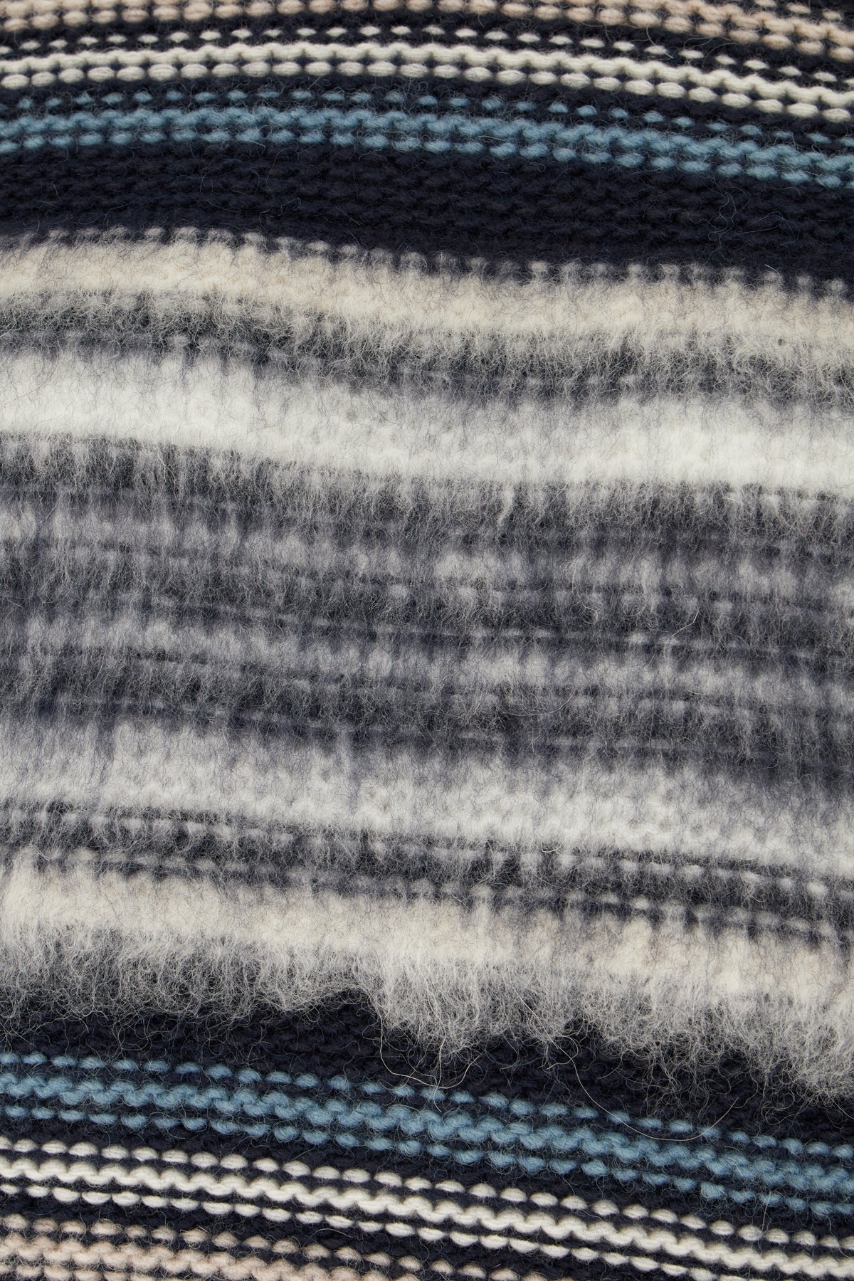MAGLIERIA_A0117074_6689_Image_3