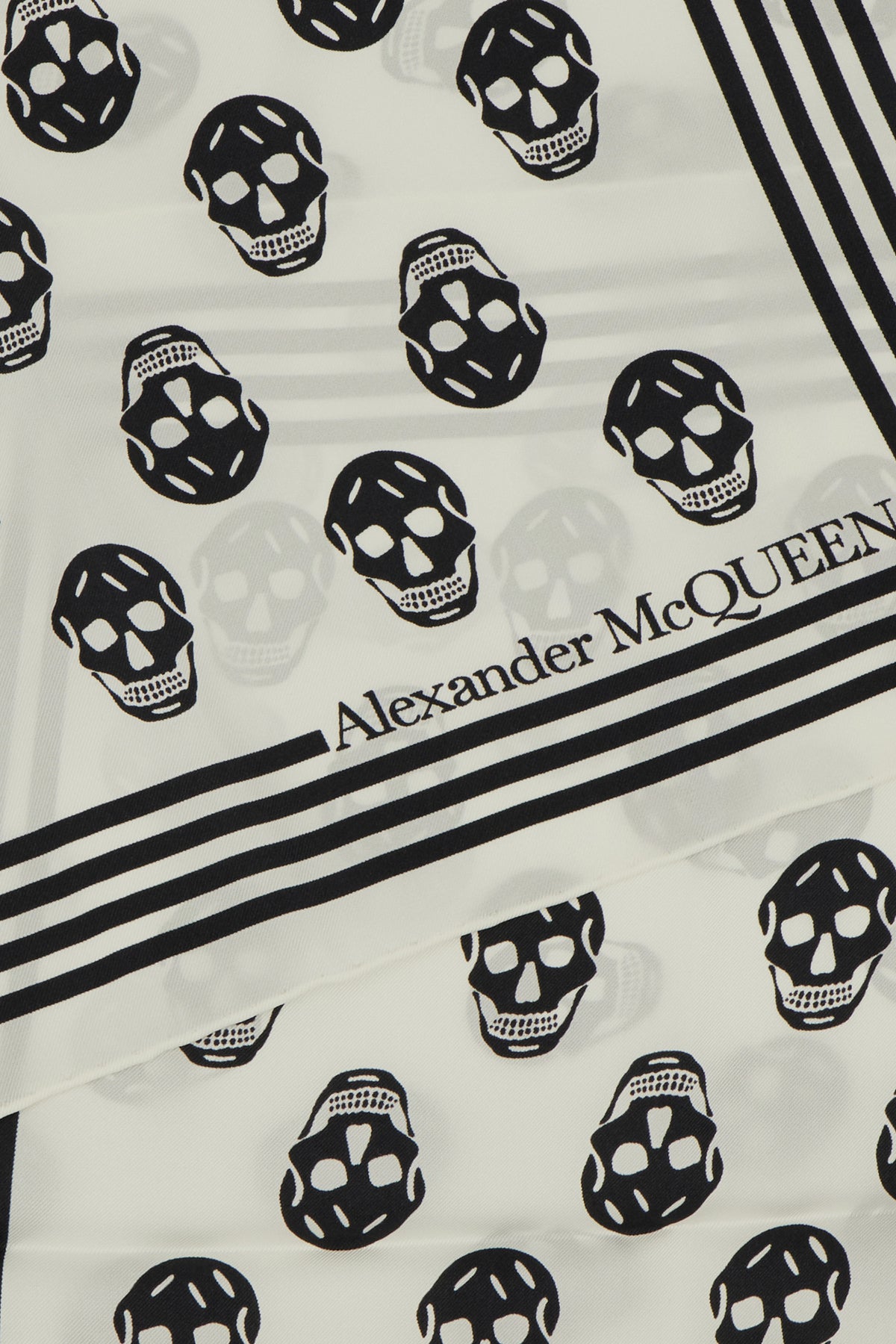 SCIARPE_FOULARD_5909294001Q_9260_Image_2