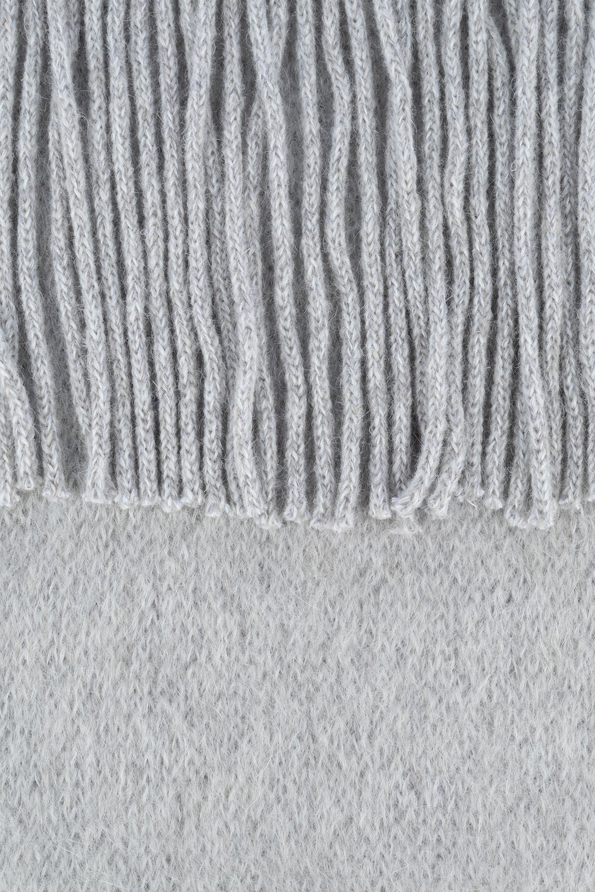 SCIARPE_FOULARD_5FS0622CQD_F0031_Image_2