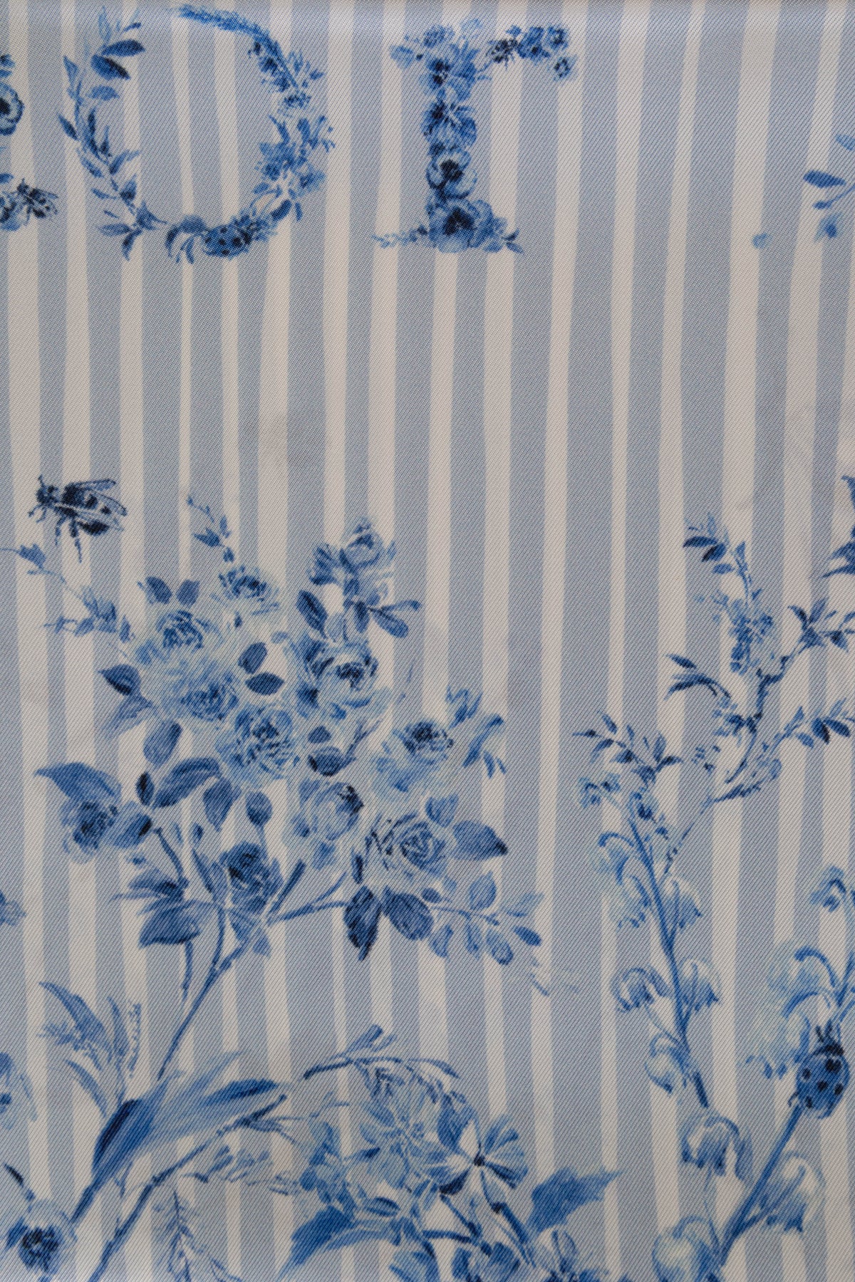 SCIARPE_FOULARD_64TC090S6144_C505_Image_3