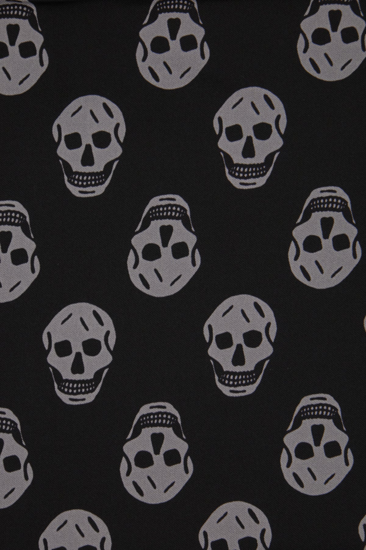 SCIARPE_FOULARD_6611203001Q_1078_Image_3