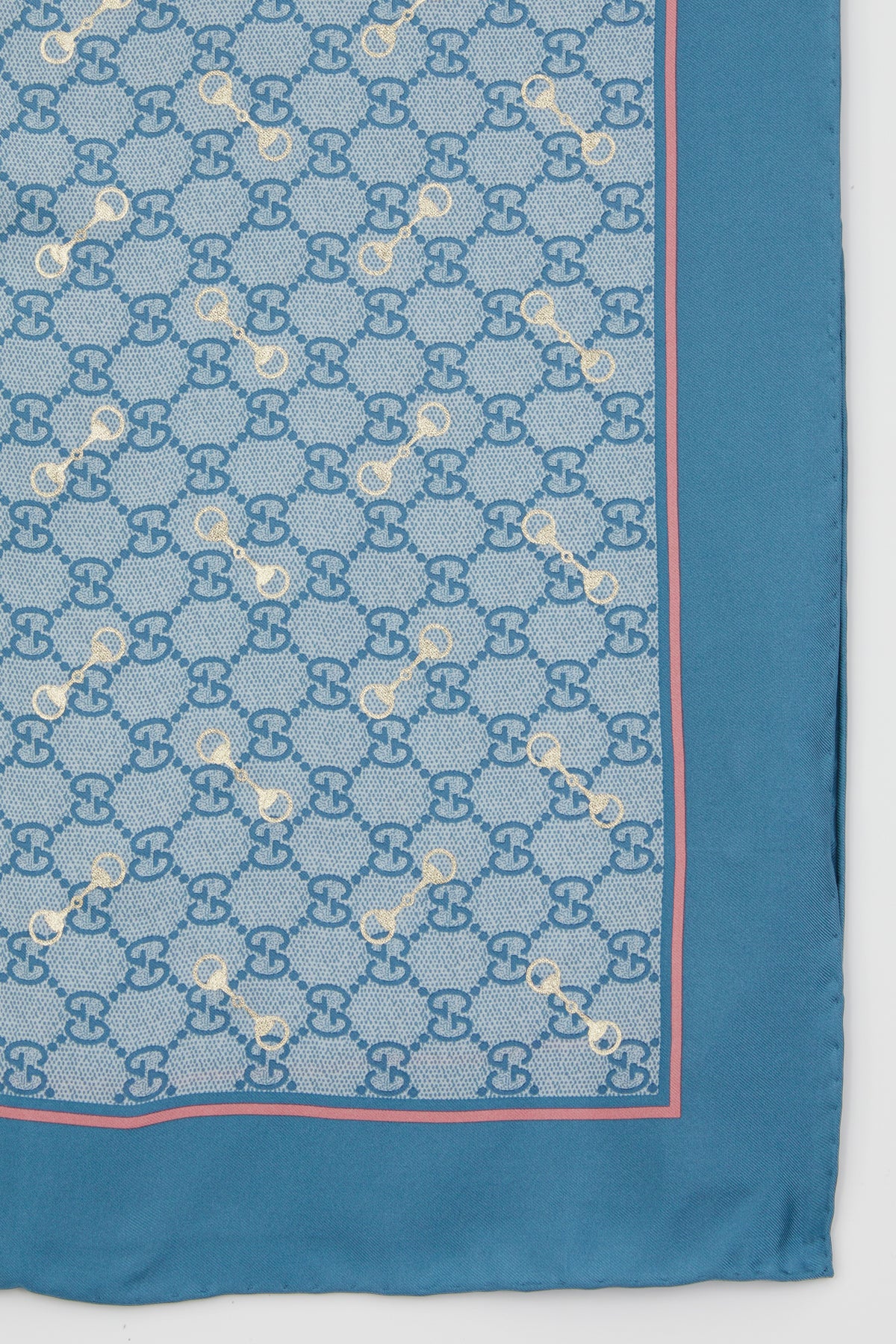 SCIARPE_FOULARD_6625763G001_4872_Image_2