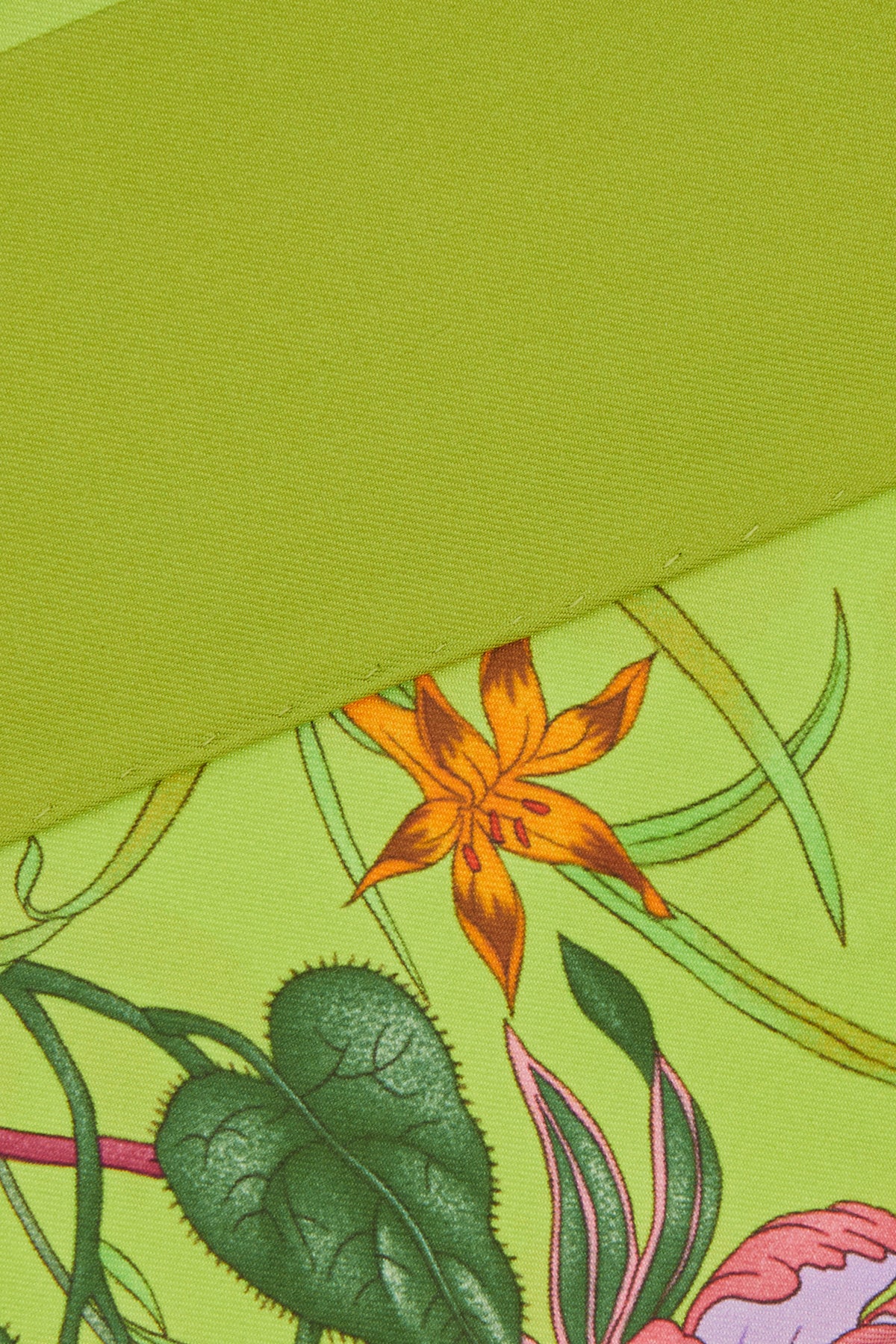 SCIARPE_FOULARD_8234863G001_3567_Image_2