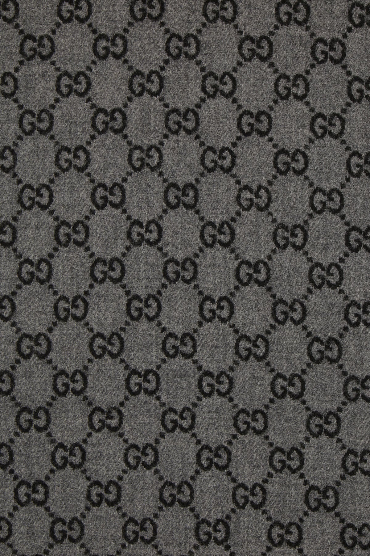 SCIARPE_FOULARD_8355344G200_1360_Image_3