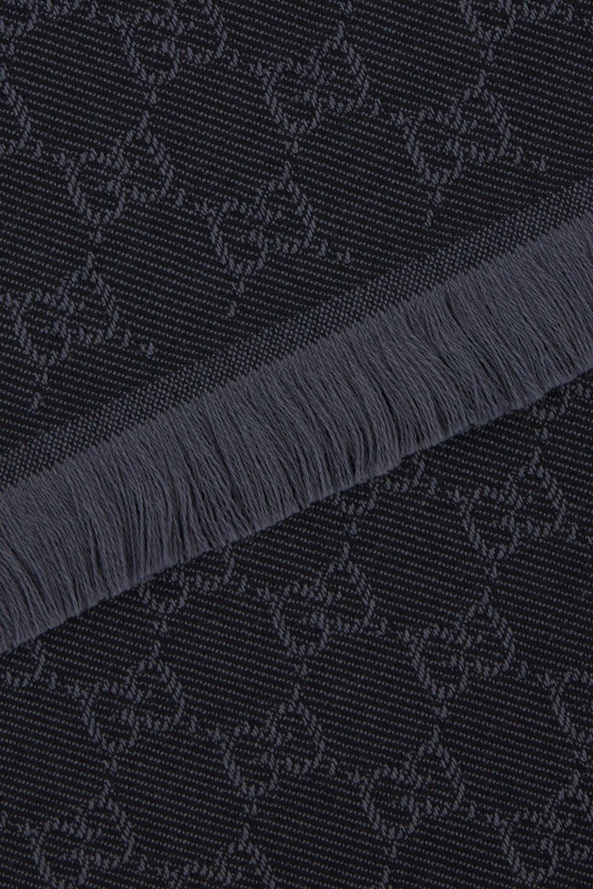 SCIARPE_FOULARD_8485073G200_1063_Image_2