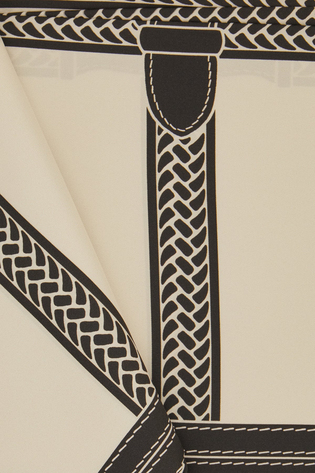 SCIARPE_FOULARD_FXT091B1V7_F0QM0_Image_2