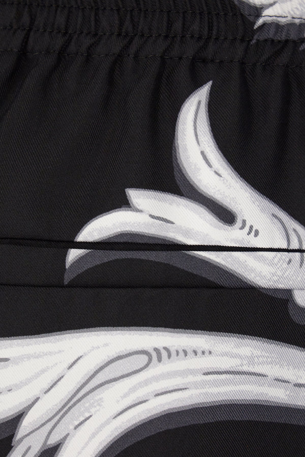 SHORTS_10024761A12352_5B040_Image_3