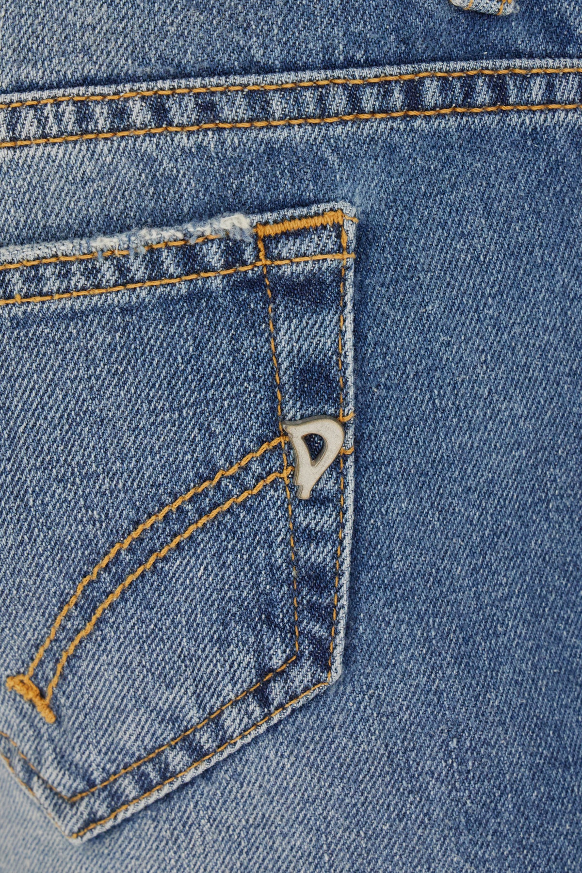 SHORTS_P689DF0260DFE5_800_Image_3
