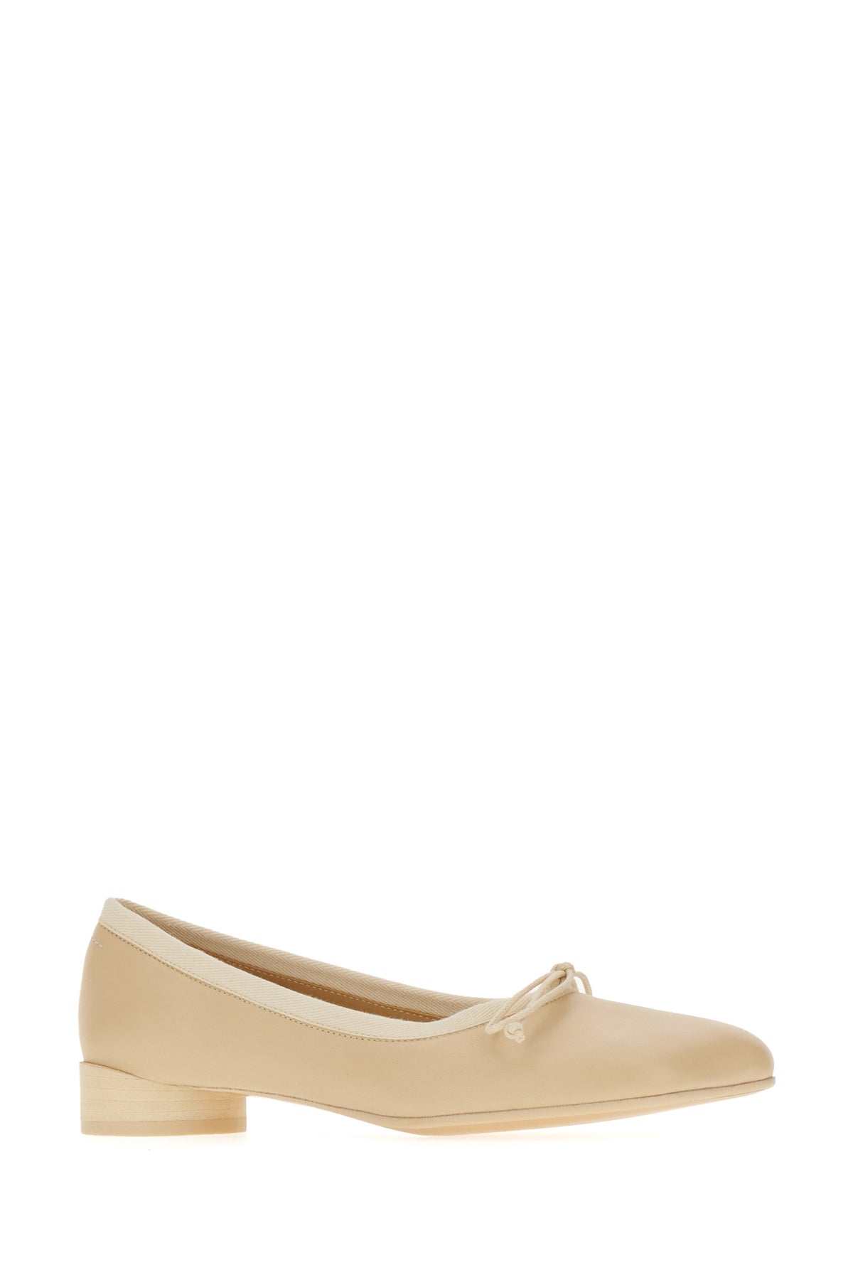 SLIPPERS_S59WZ0096P3628_T2104_Image_2