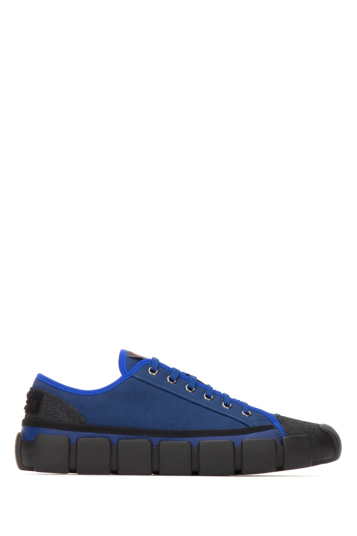 SNEAKERS_004160001AGC_736_Image_1