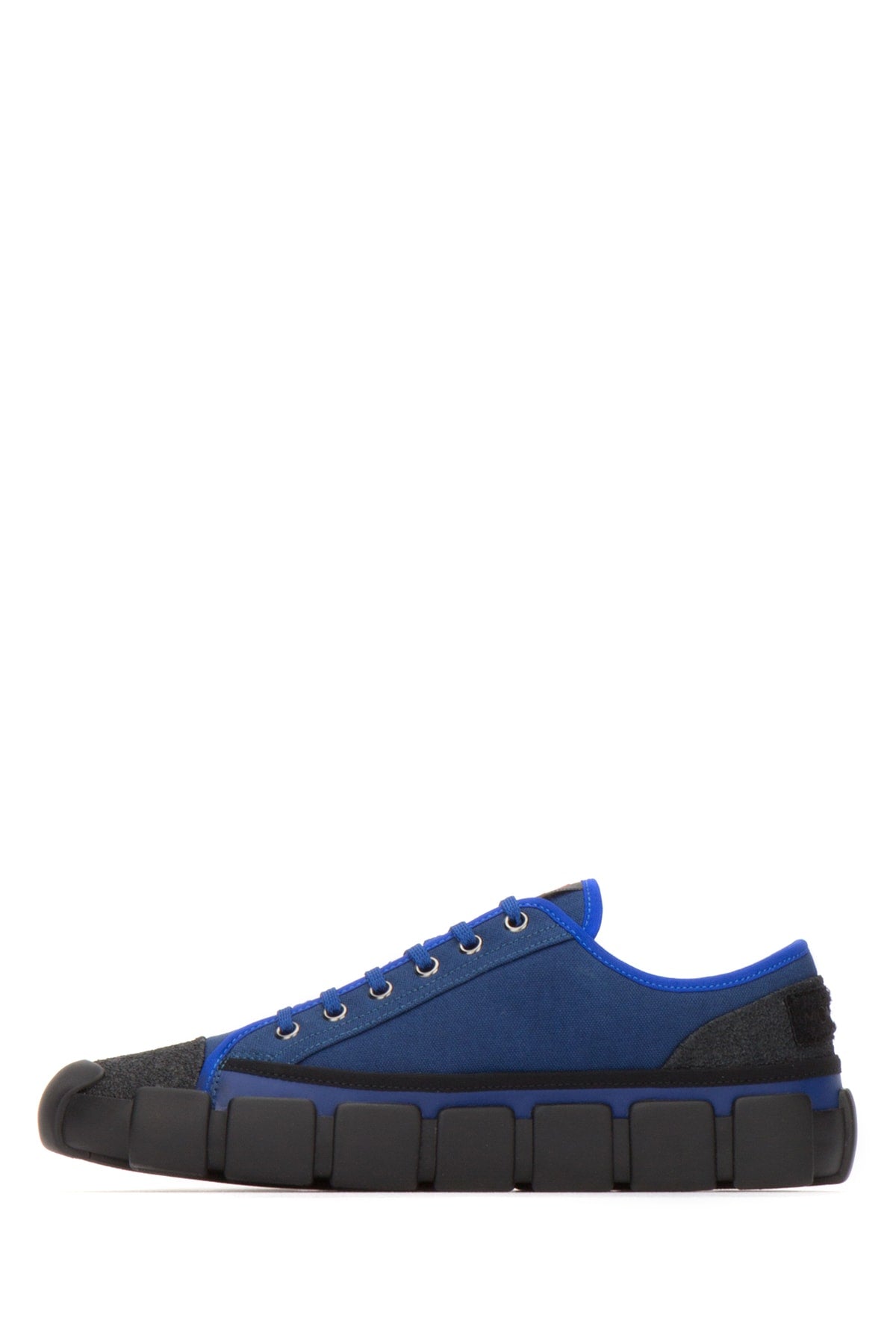 SNEAKERS_004160001AGC_736_Image_3