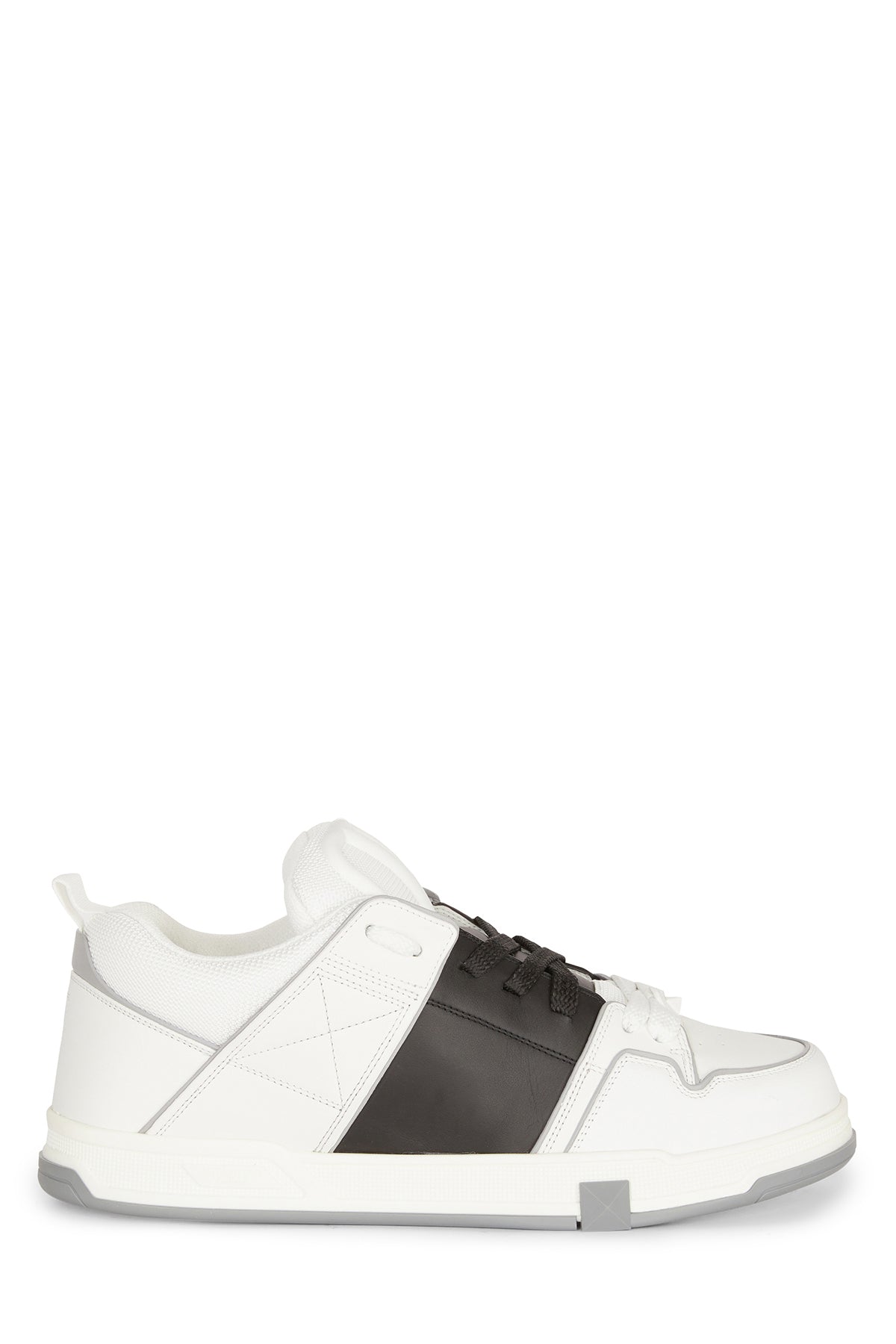 SNEAKERS_1Y2S0F89YPB_6TV_Image_1