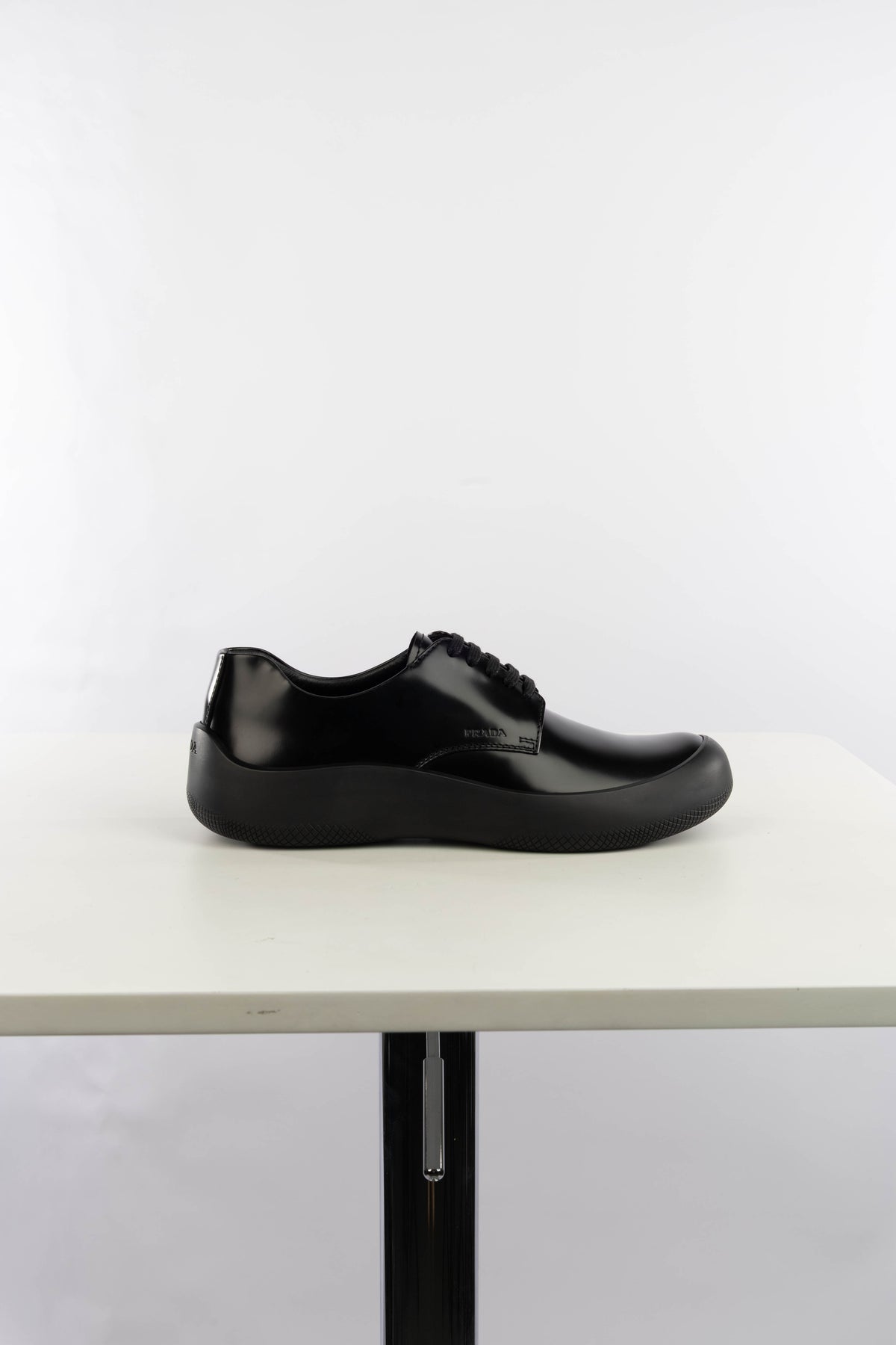 SNEAKERS_2EE497FG000055_F0002_Image_1