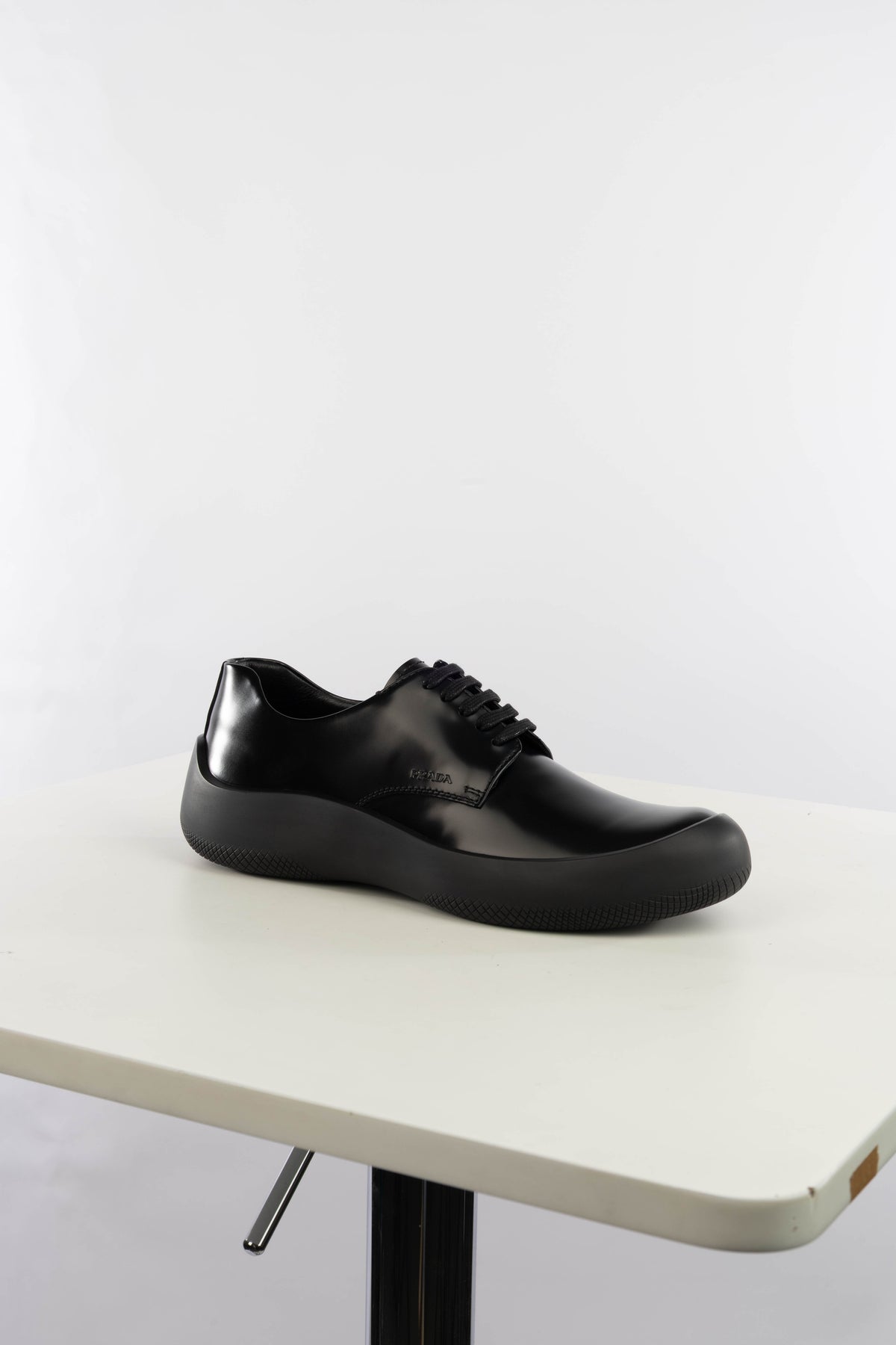 SNEAKERS_2EE497FG000055_F0002_Image_2