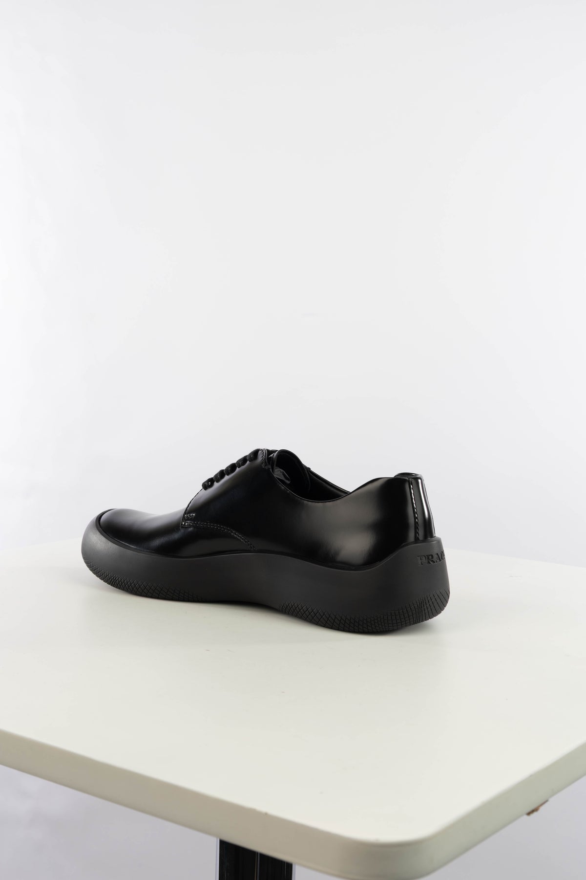 SNEAKERS_2EE497FG000055_F0002_Image_3