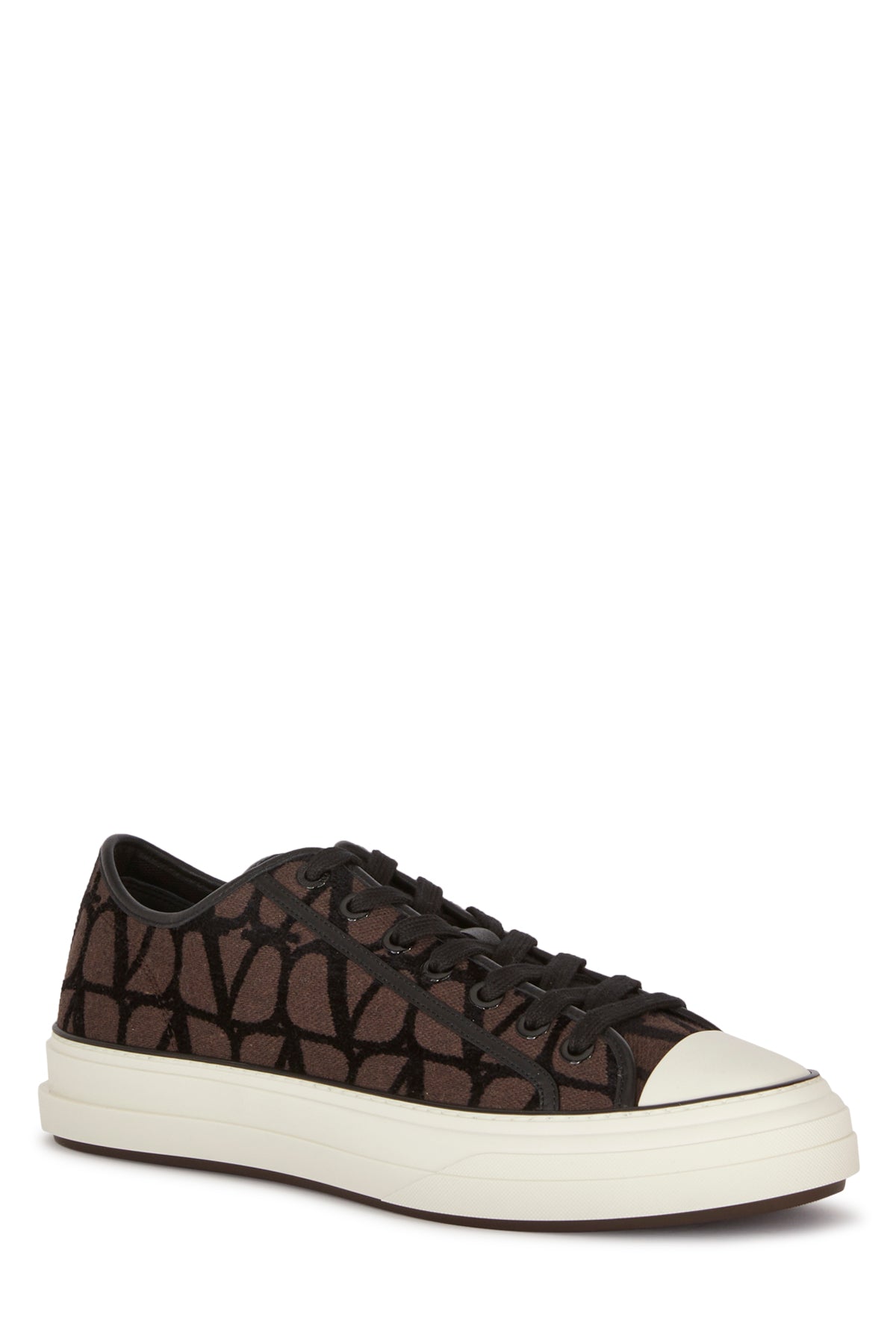 SNEAKERS_2Y0S0H02RWC_U02_Image_2