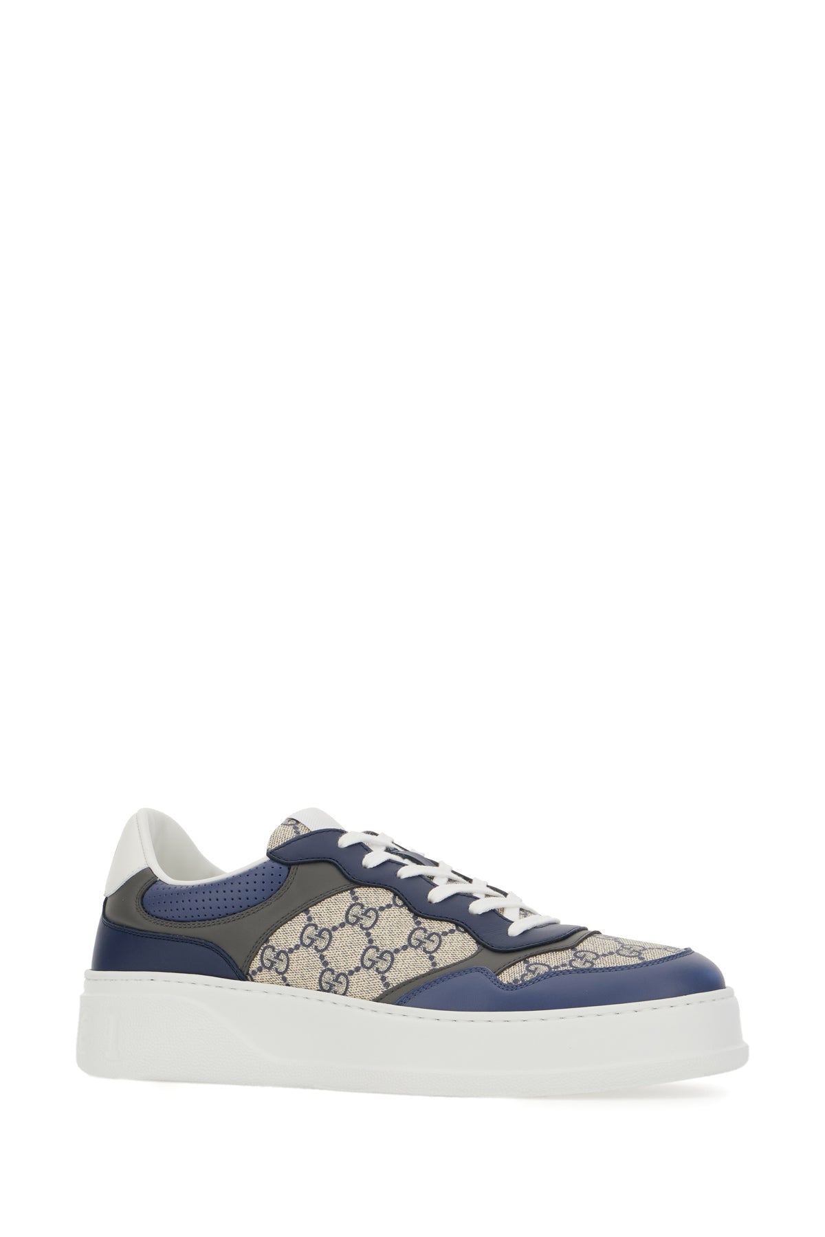 SNEAKERS_669582UPGB0_4273_Image_2