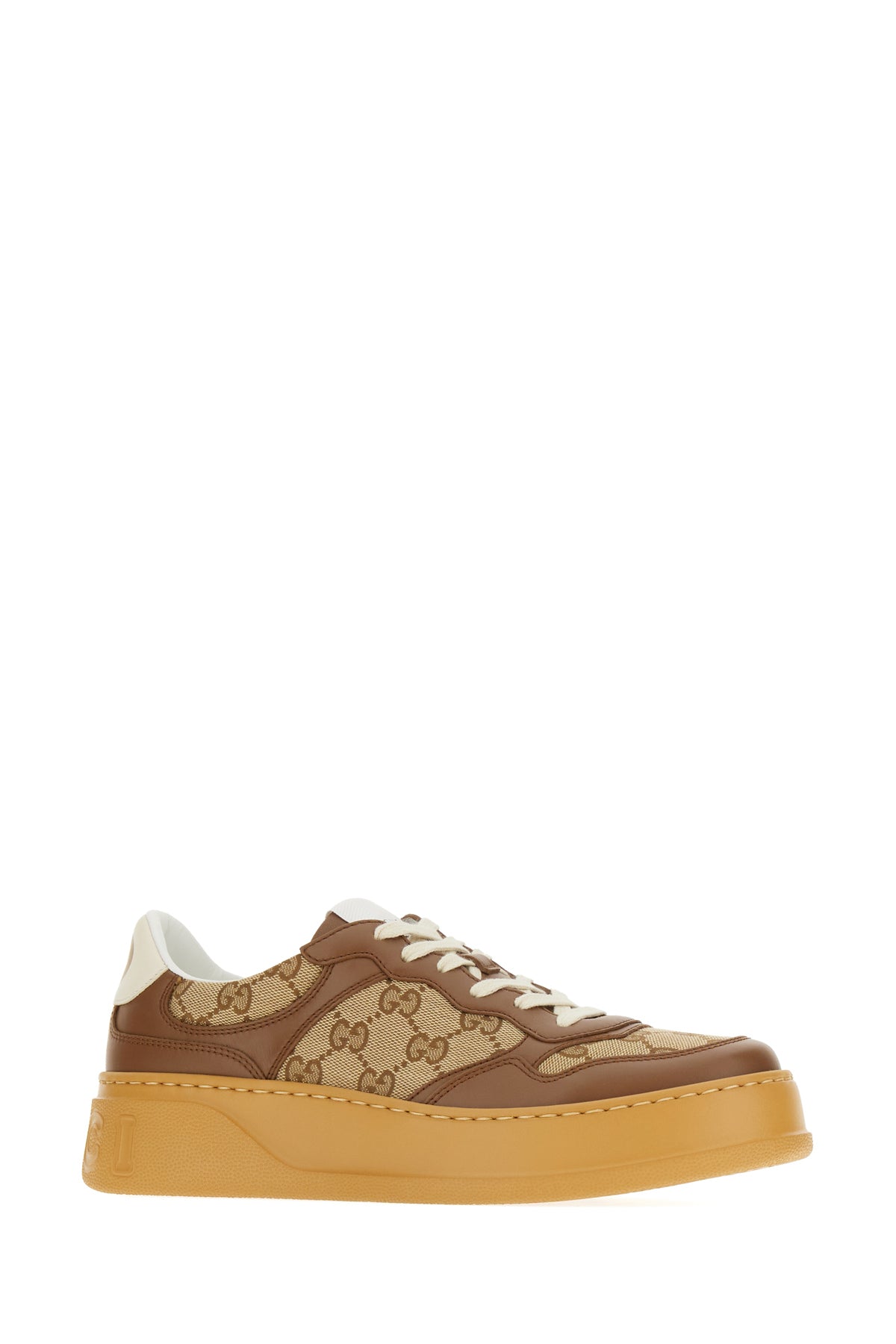 SNEAKERS_676092UPG20_2866_Image_2