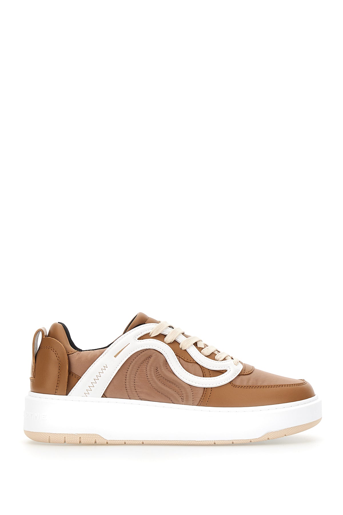 SNEAKERS_810286E00144_2137_Image_1