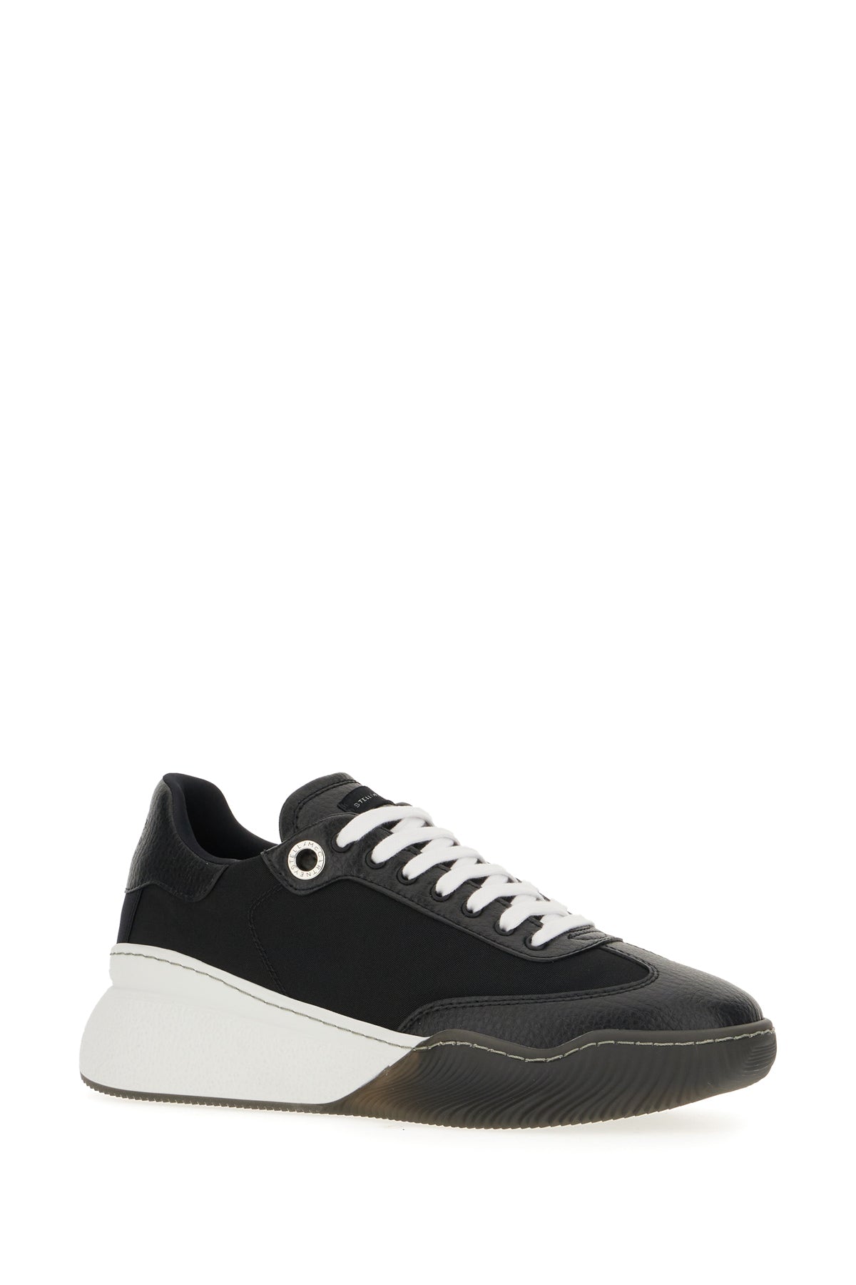 SNEAKERS_810612E00262_1000_Image_2