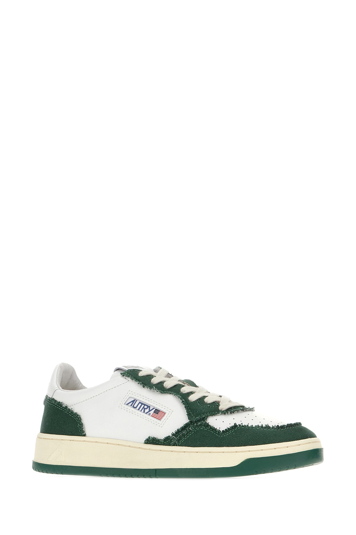 SNEAKERS_AULMCB08_BIEDEN_Image_2