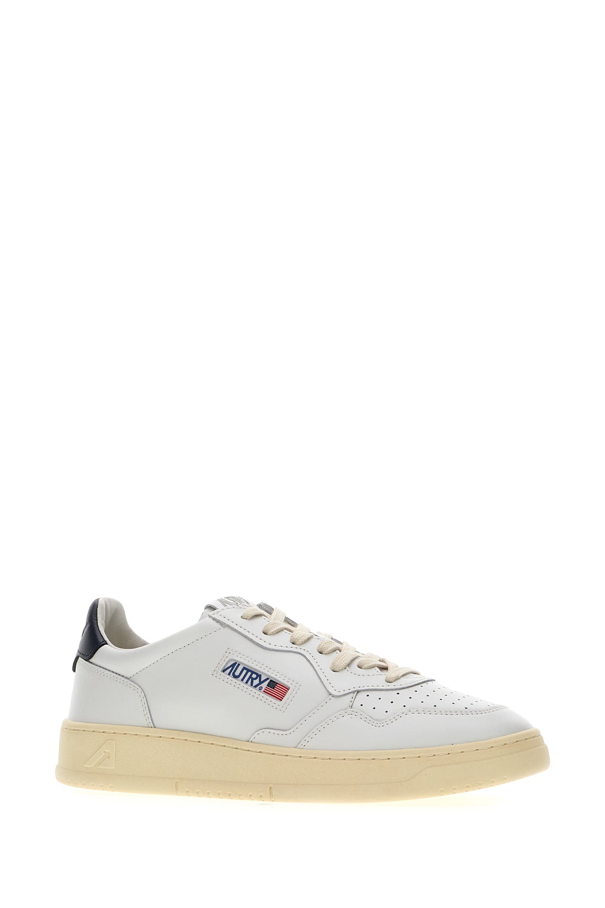 SNEAKERS_AULMLL12_WHITESPACE_Image_2