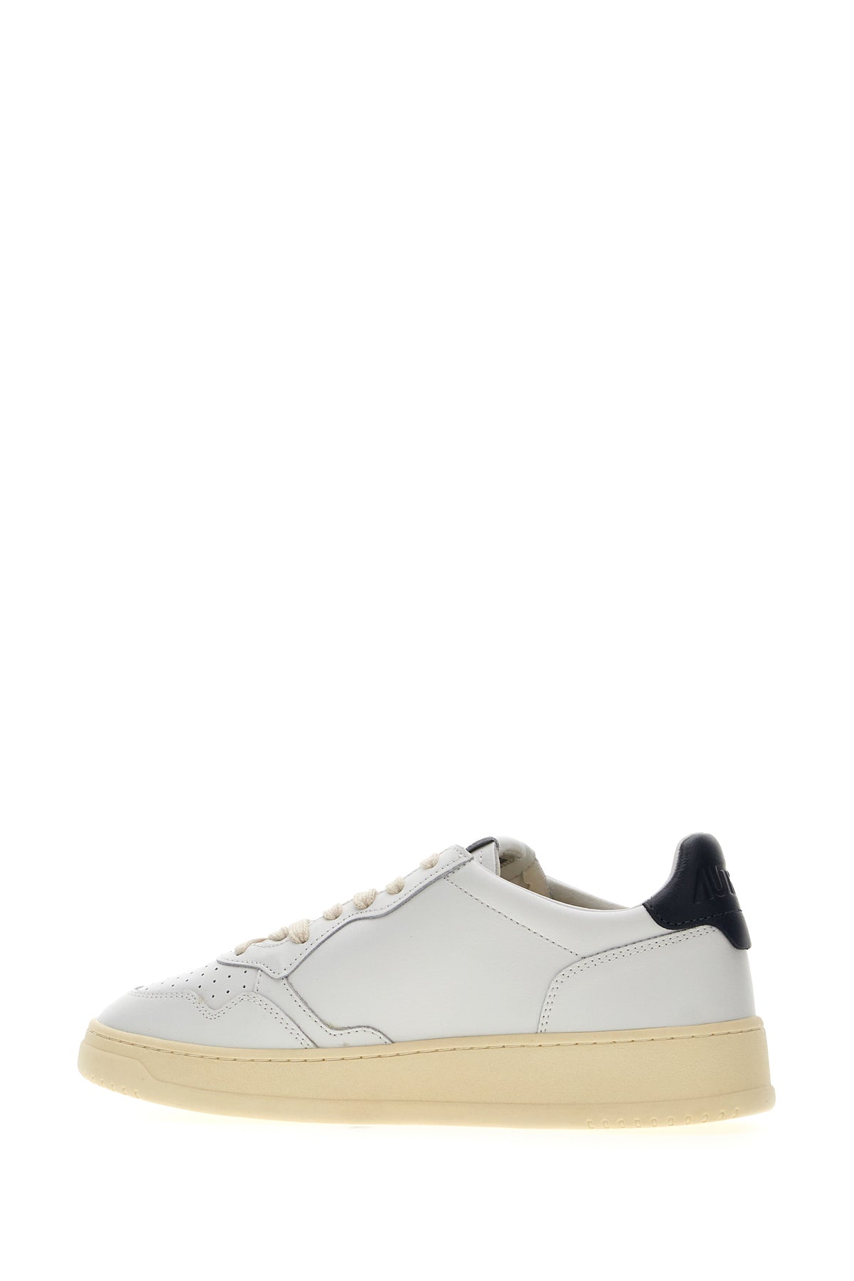 SNEAKERS_AULMLL12_WHITESPACE_Image_3