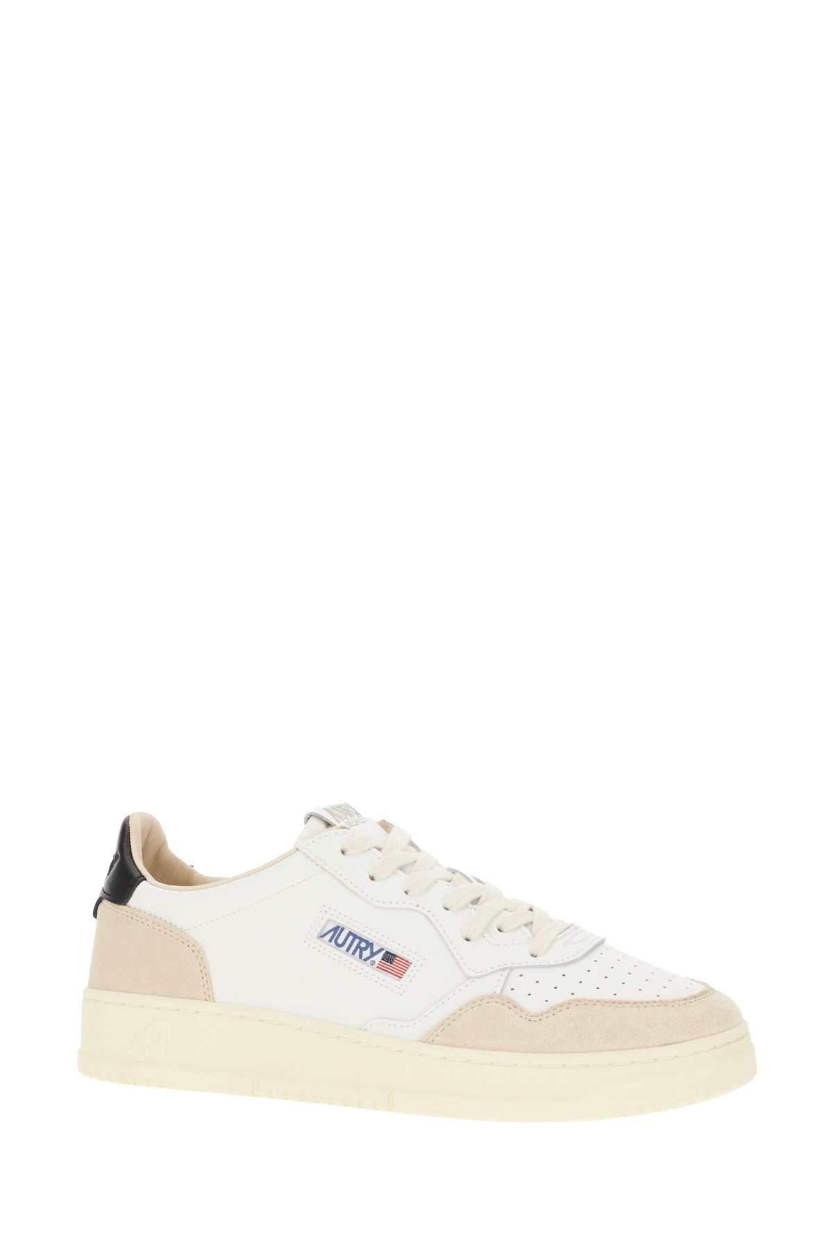 SNEAKERS_AULMLS21_WHTBLK_Image_2