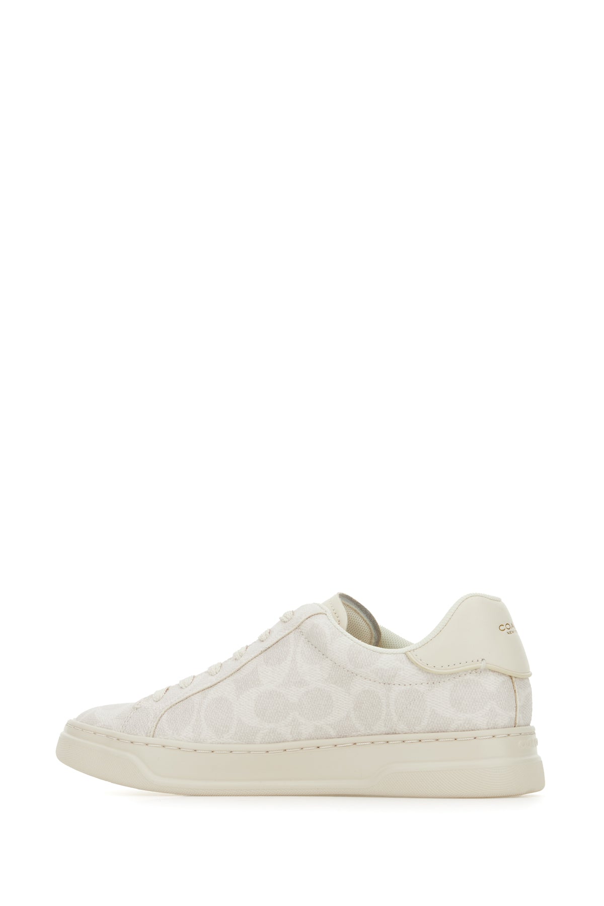 SNEAKERS_CCN67_OFW_Image_3