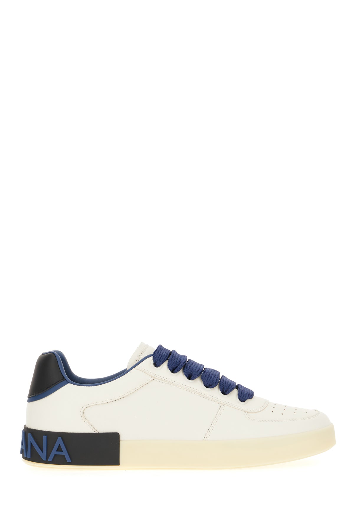 SNEAKERS_CS2392A0218_8F190_Image_1