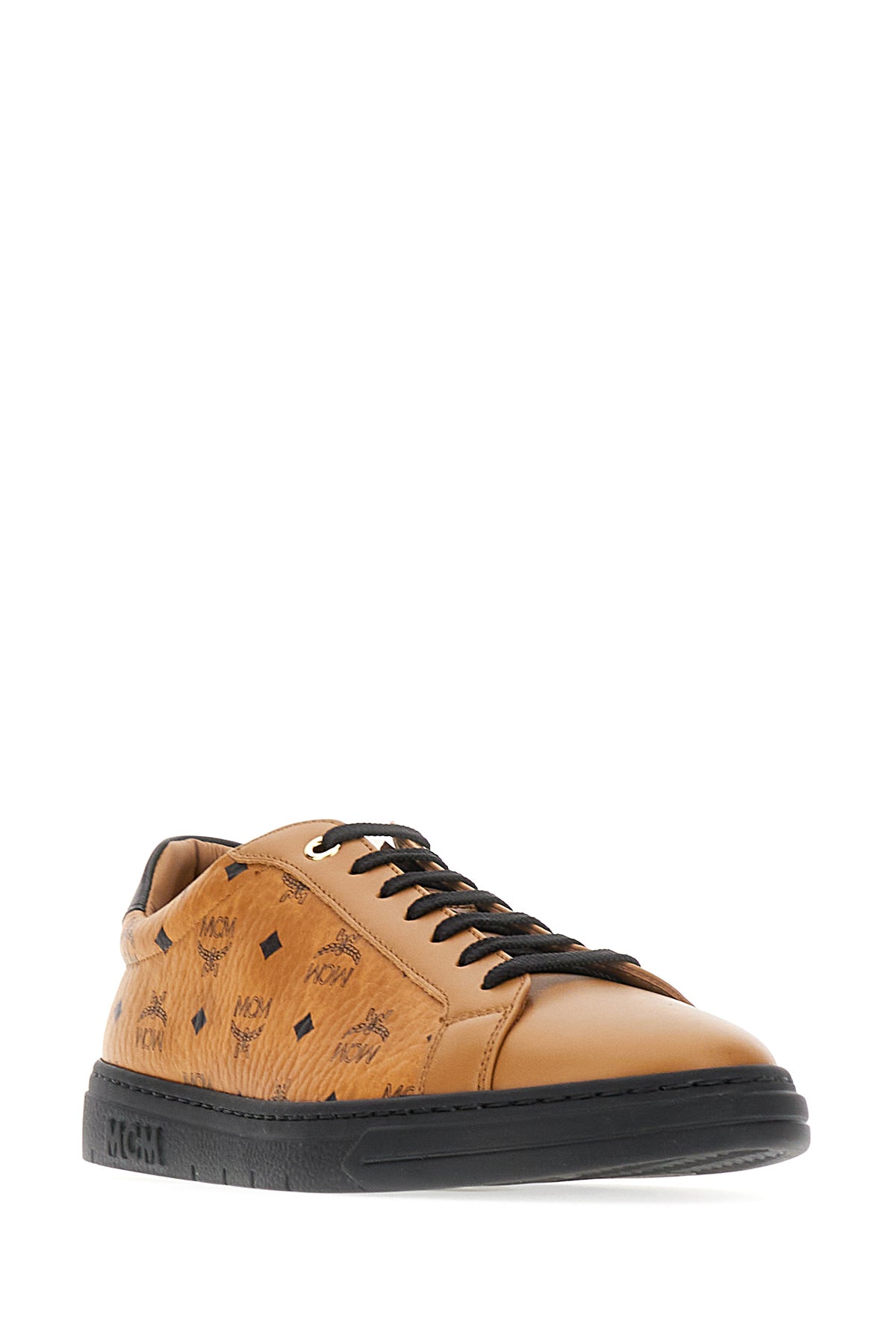 SNEAKERS_MESDATD04_BK_Image_2